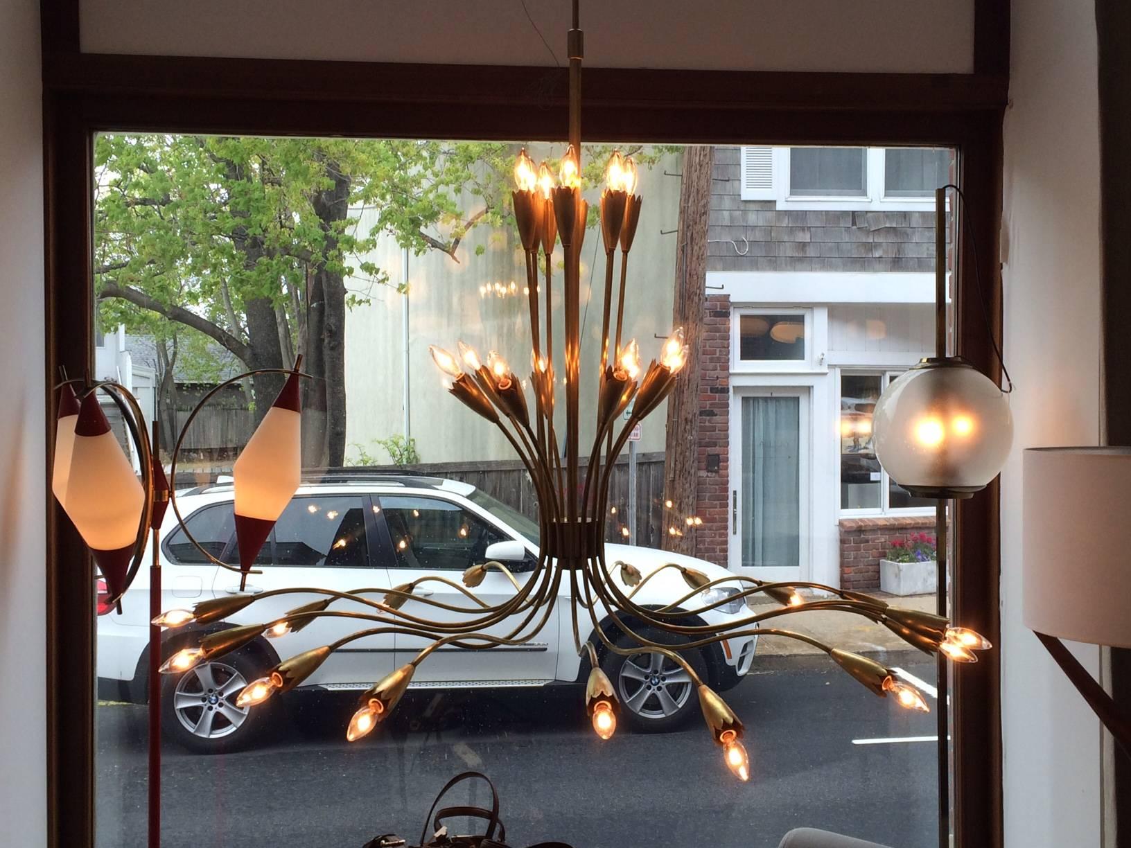 Mid-20th Century Grand Italian Brass Spider Chandelier, in the style of Arredoluce