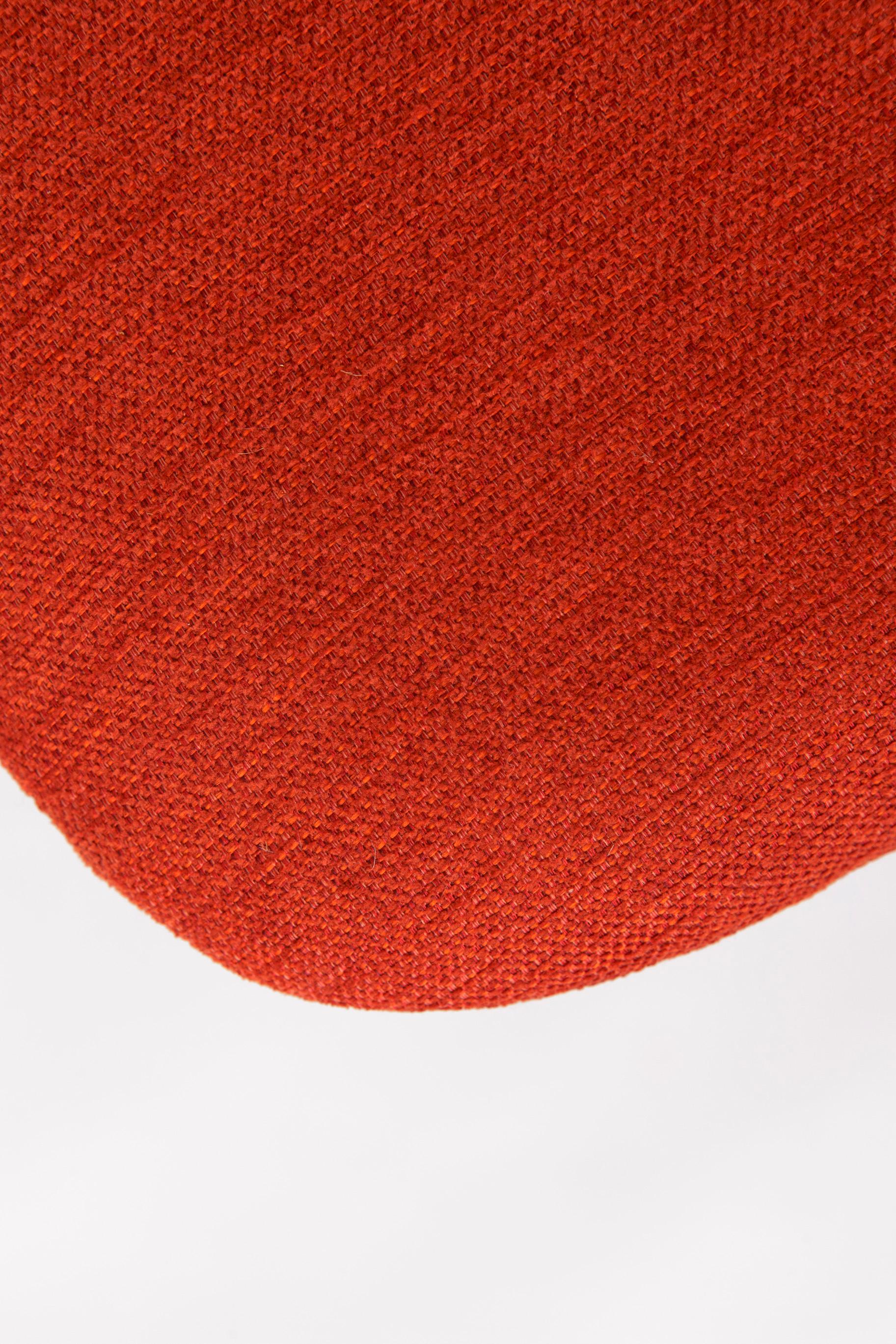 Satz von 4 dänischen Esszimmerstühlen - Teak & Eiche, 1960er Jahre, rot-orange gepolstert (Poliert) im Angebot