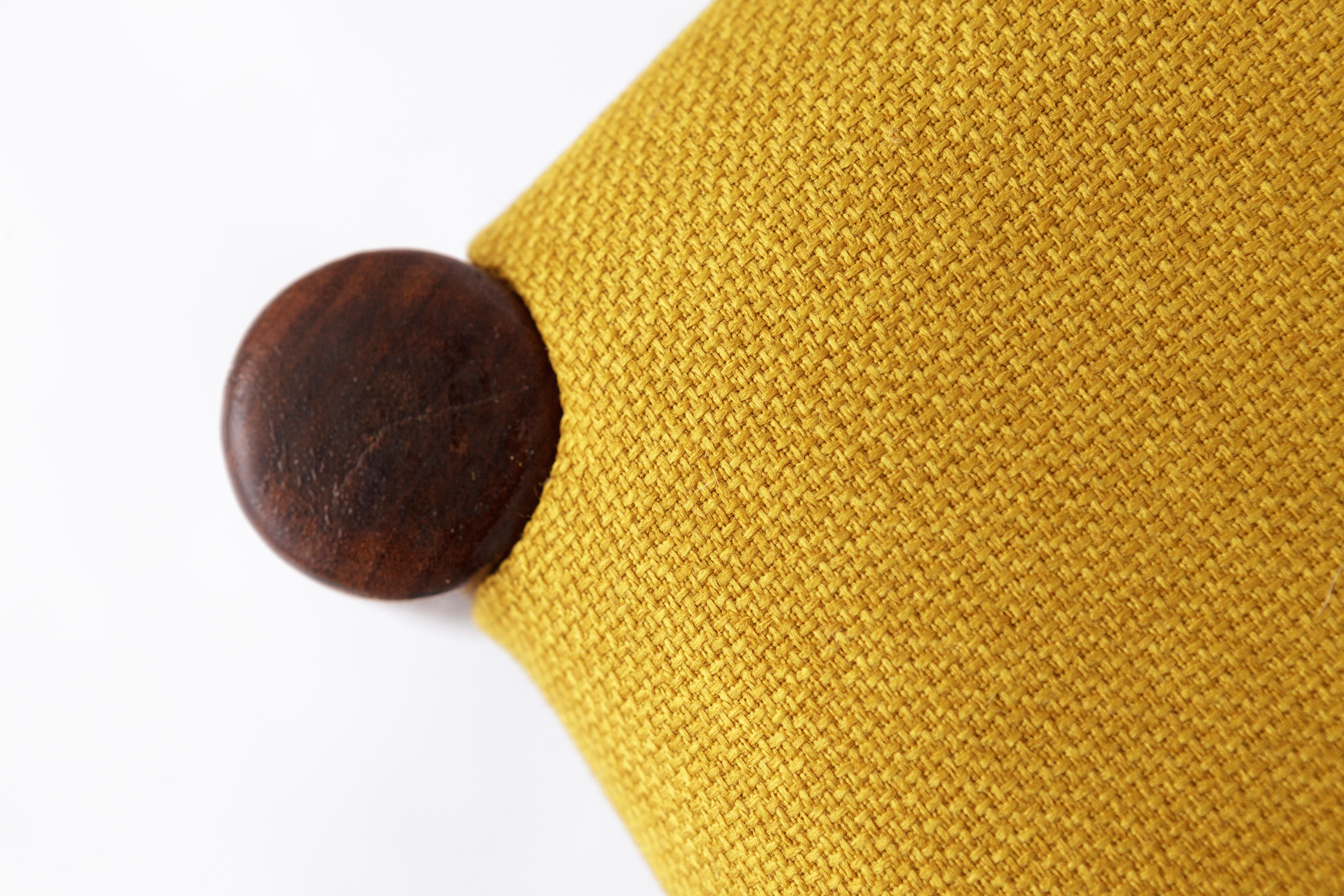 Mid-Century Schreibtischstuhl von Lübke - Deutschland, 1970er
Der Preis gilt für einen Stuhl - insgesamt sind zwei verfügbar.

Ein wunderschön gearbeiteter Schreibtischstuhl aus den 1970er Jahren vom renommierten deutschen Hersteller Lübke.
Der