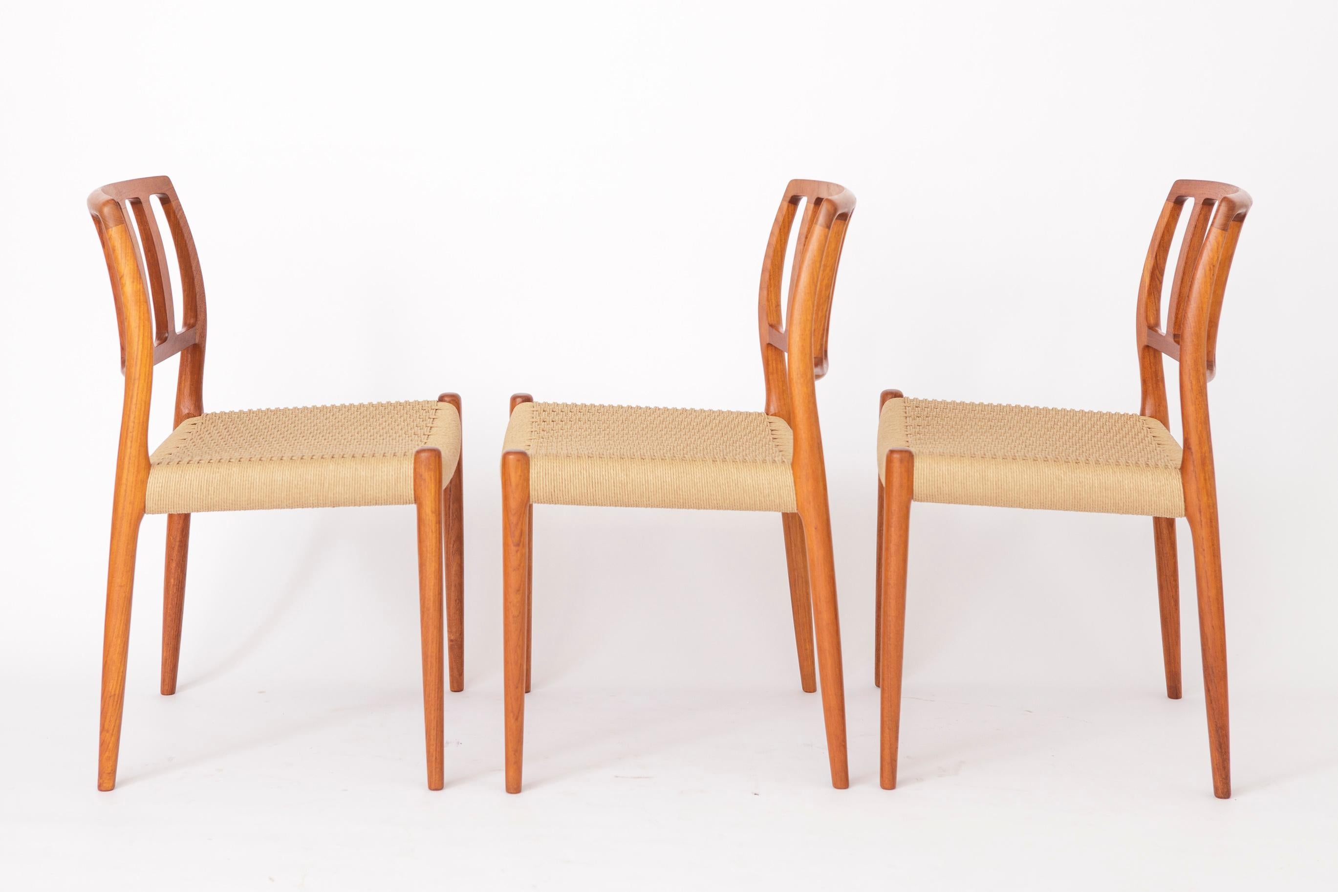 Fin du 20e siècle Ensemble de 6 chaises Niels Otto Møller Model 83 - Chaises de salle à manger danoises en teck, années 1970 en vente