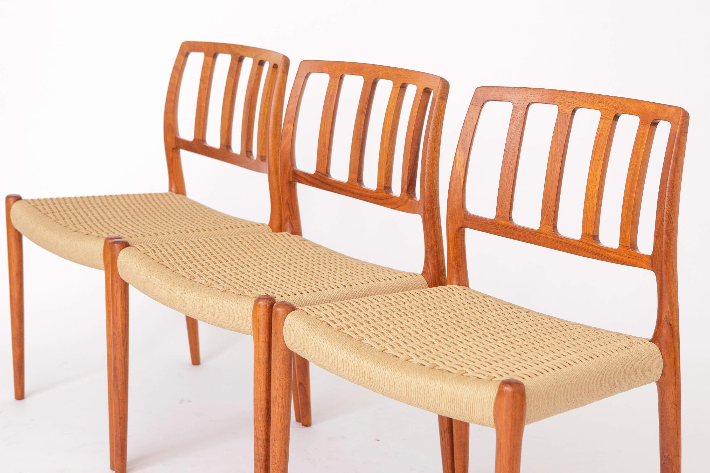 Poli Ensemble de 6 chaises Niels Otto Møller Model 83 - Chaises de salle à manger danoises en teck, années 1970 en vente