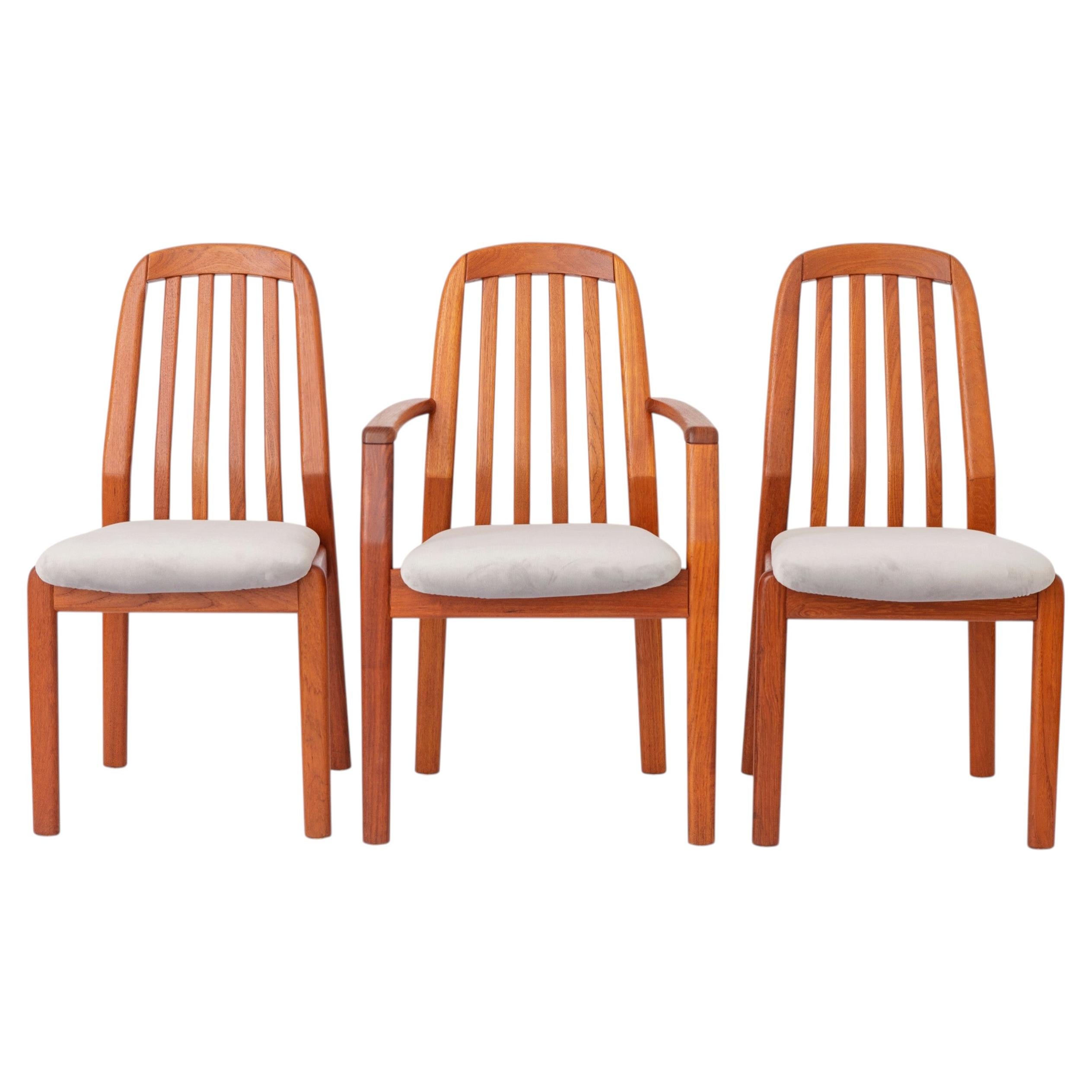 Set aus 6 Vintage-Esszimmerstühlen aus Teakholz von Dyrlund, 2 Sessel und 4 Stühle, 1970 im Angebot