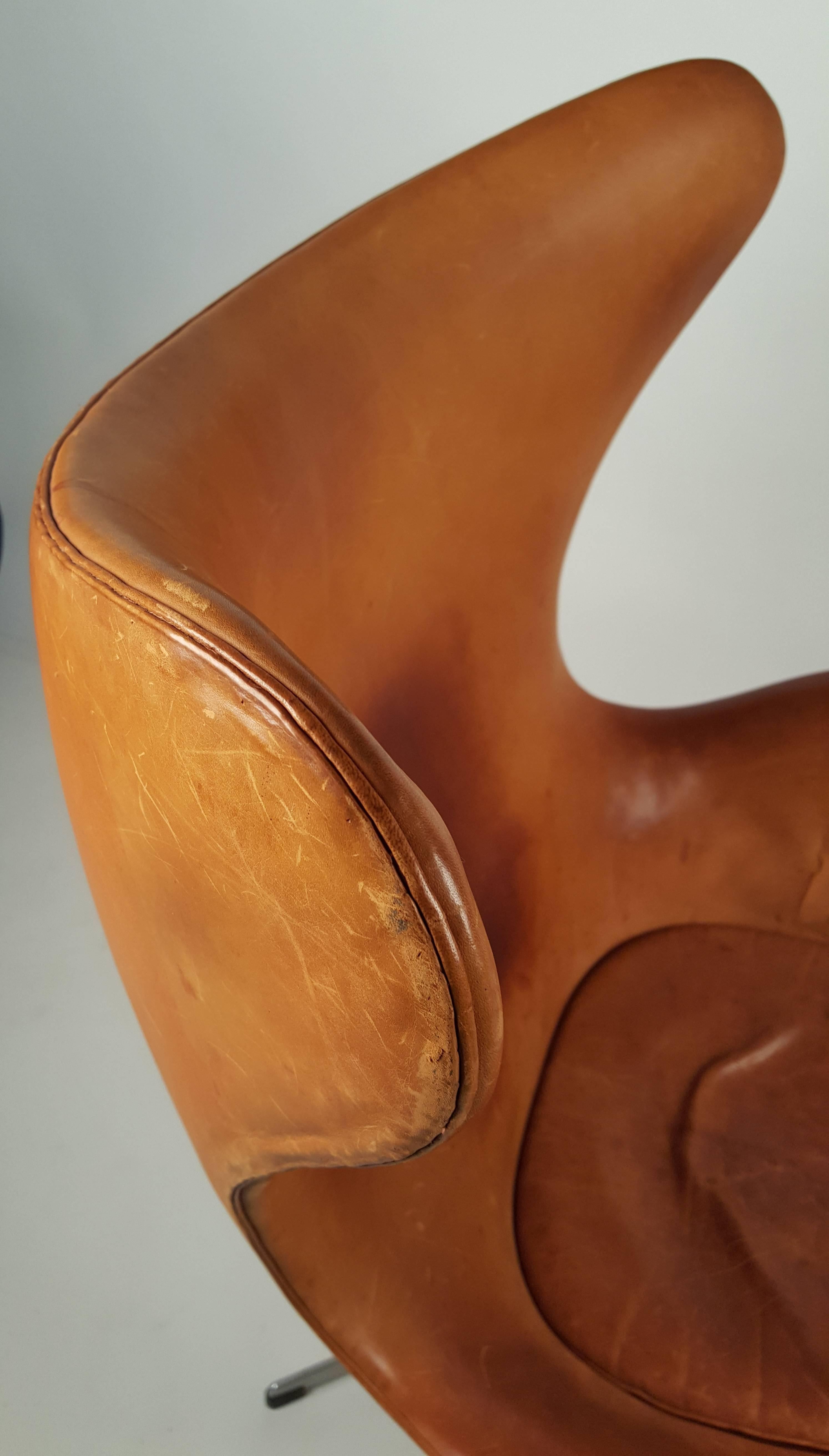 Danish Arne Jacobsen Cognac Leather Egg Chair and Ottoman for Fritz Hansen
