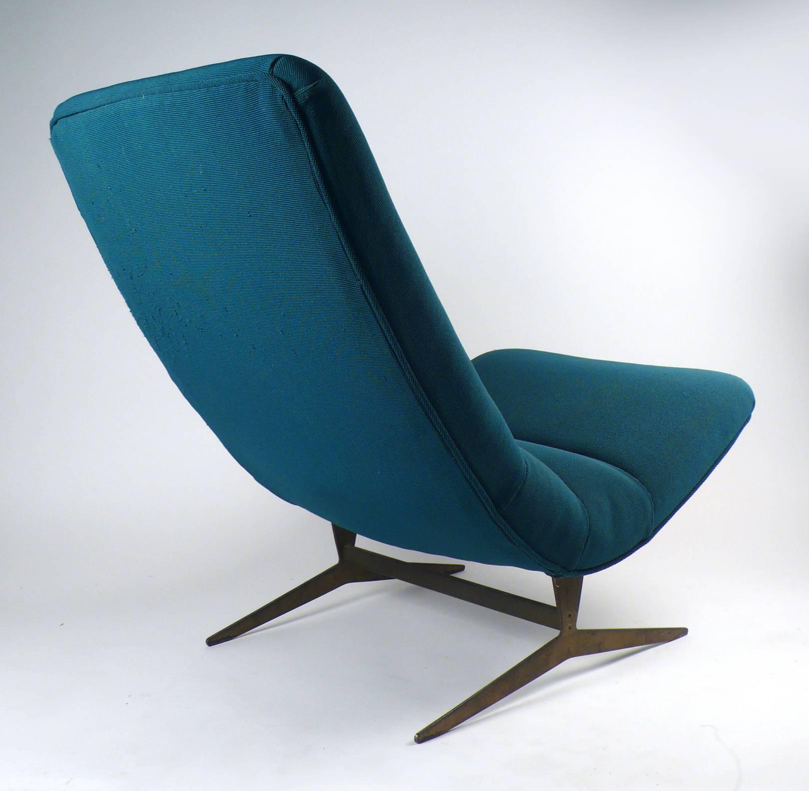 Mid-Century Modern 1960s Italian Scoop Lounge Chair with Patinated Bronze Base