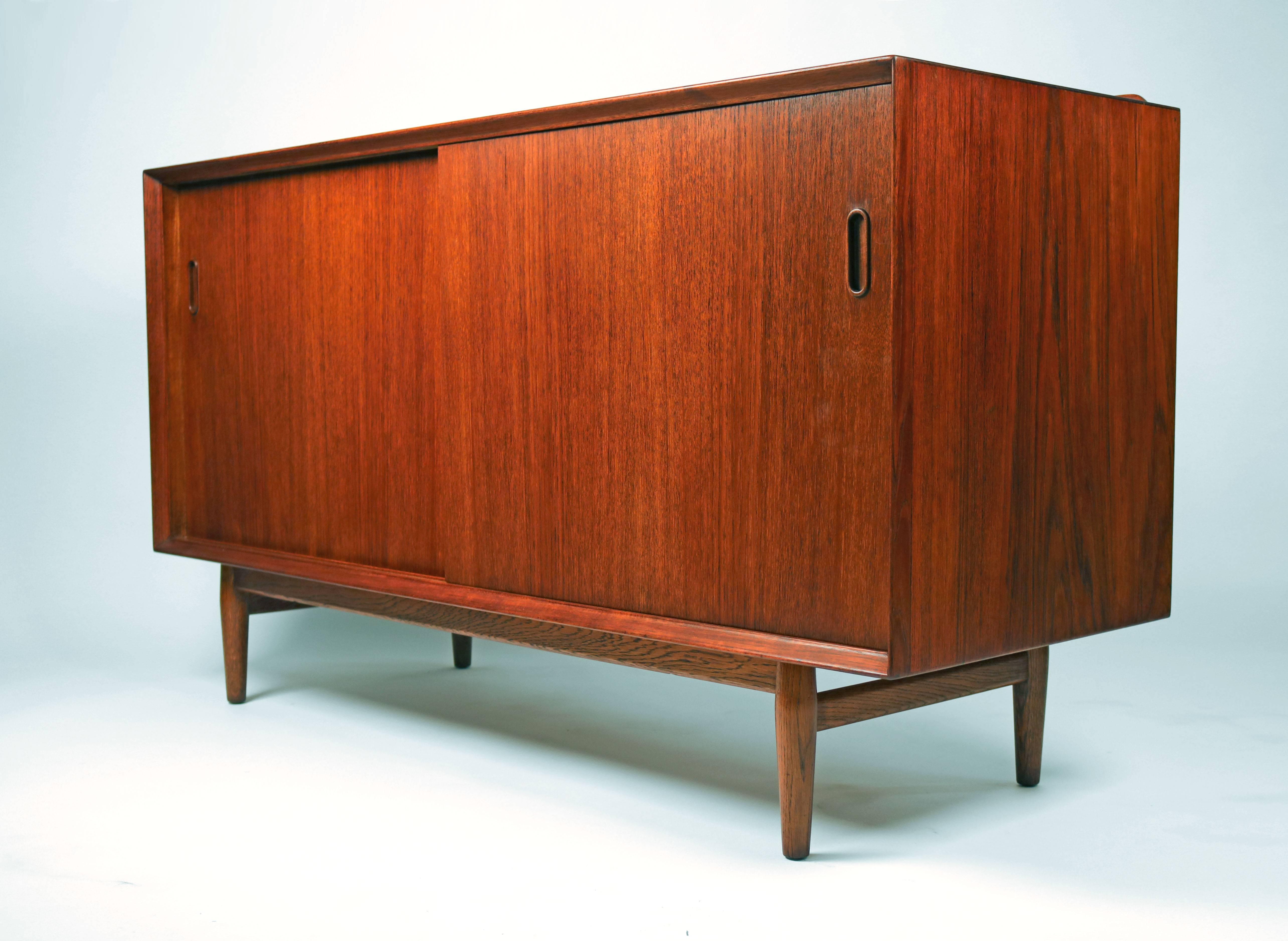 arne vodder cabinet
