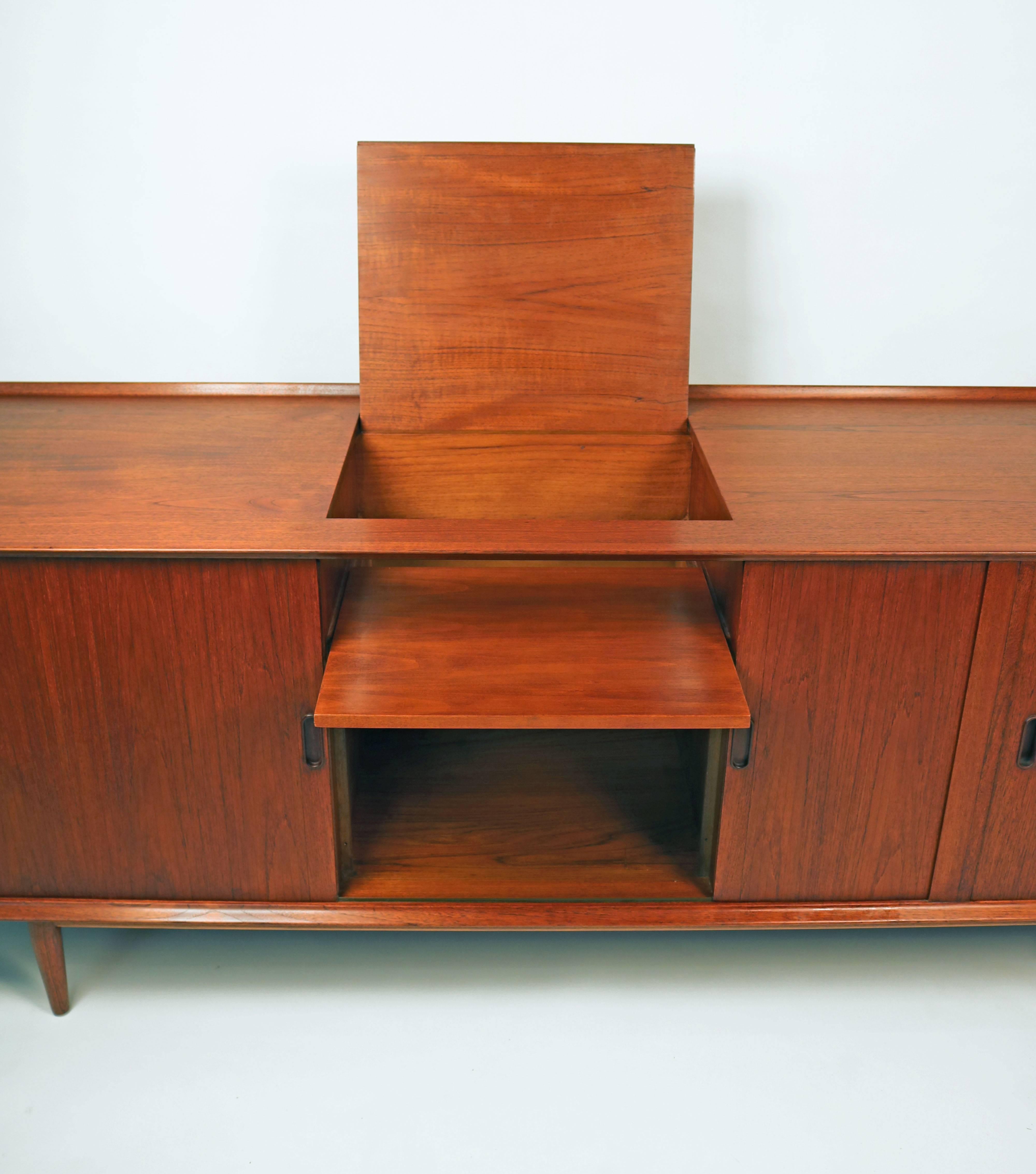 Arne Vodder Danish Modern Tambour Door Stereo or Media Cabinet for Sibast In Excellent Condition In Dallas, TX