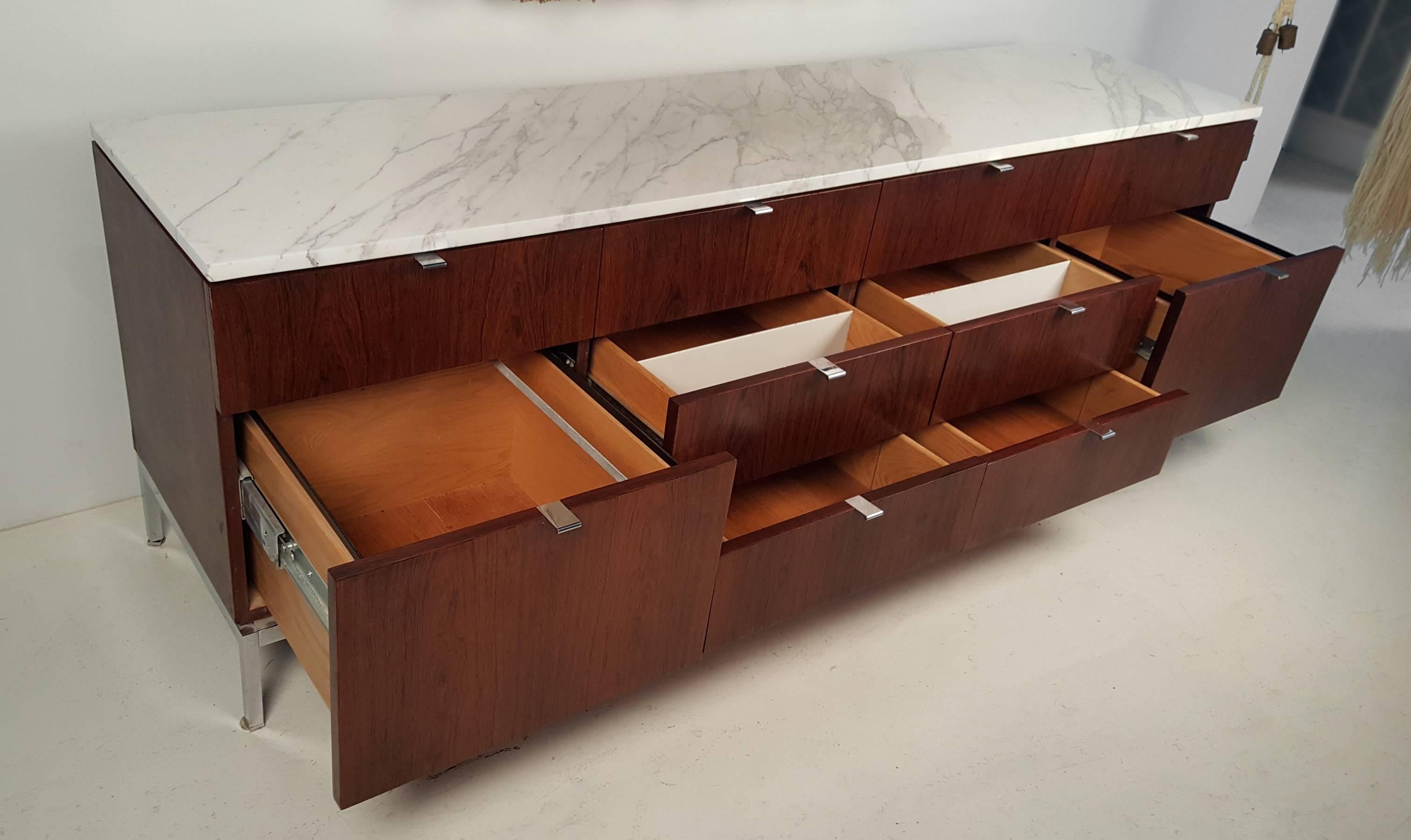 Florence Knoll Rosewood Credenza with Carrara Marble Top In Excellent Condition In Dallas, TX