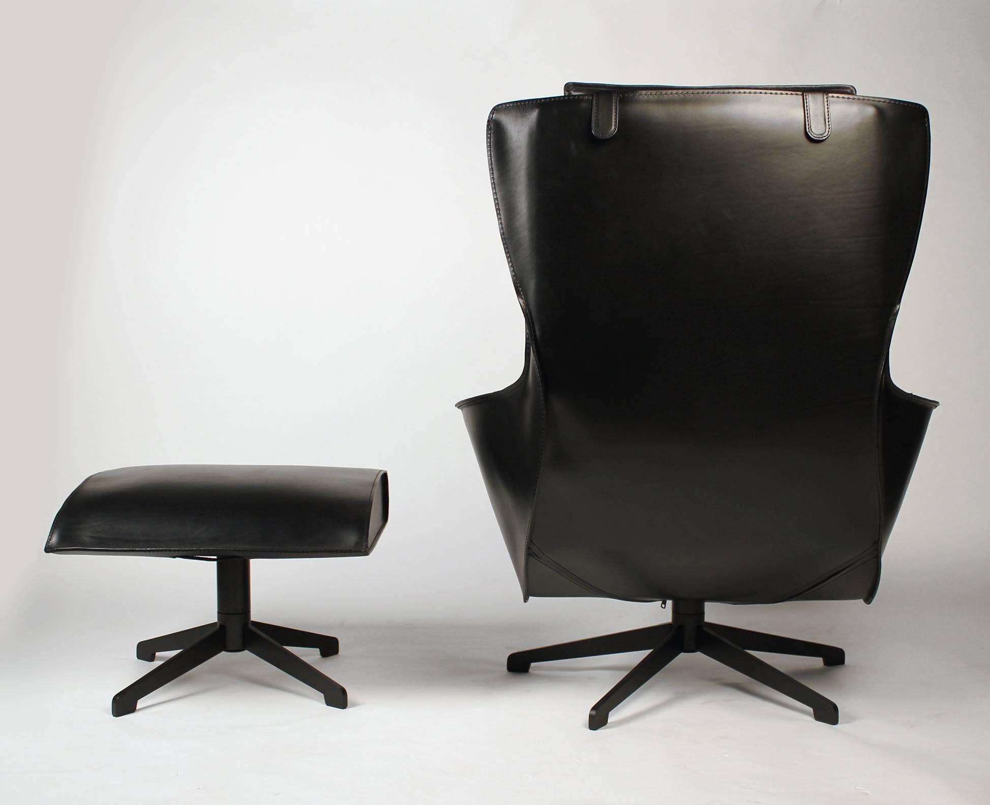 Modern Pair of Mario Bellini Model 423 Cab Lounge Chairs with Swivel Ottoman by Cassina