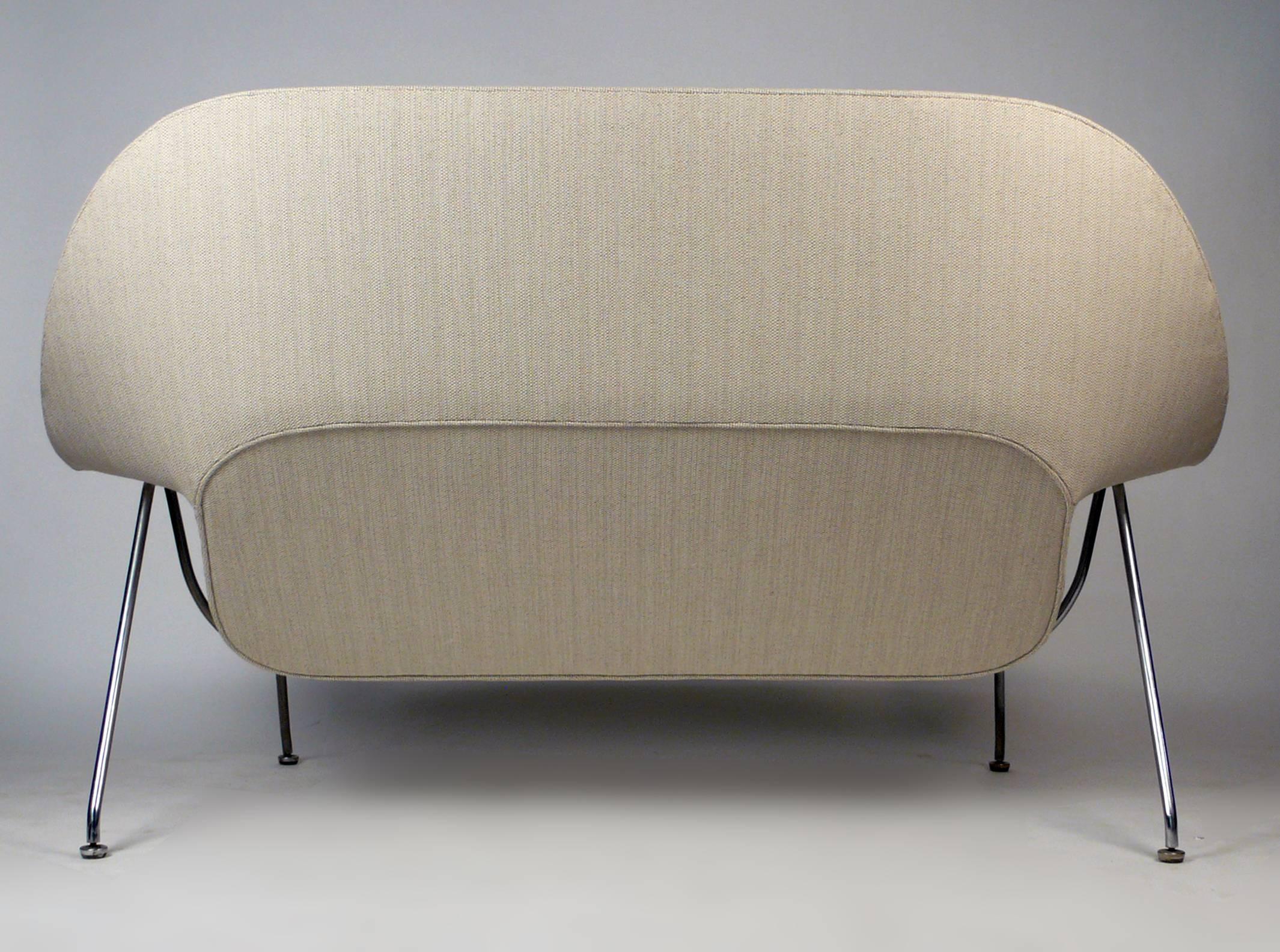 Mid-Century Modern Womb Sofa by Eero Saarinen for Knoll