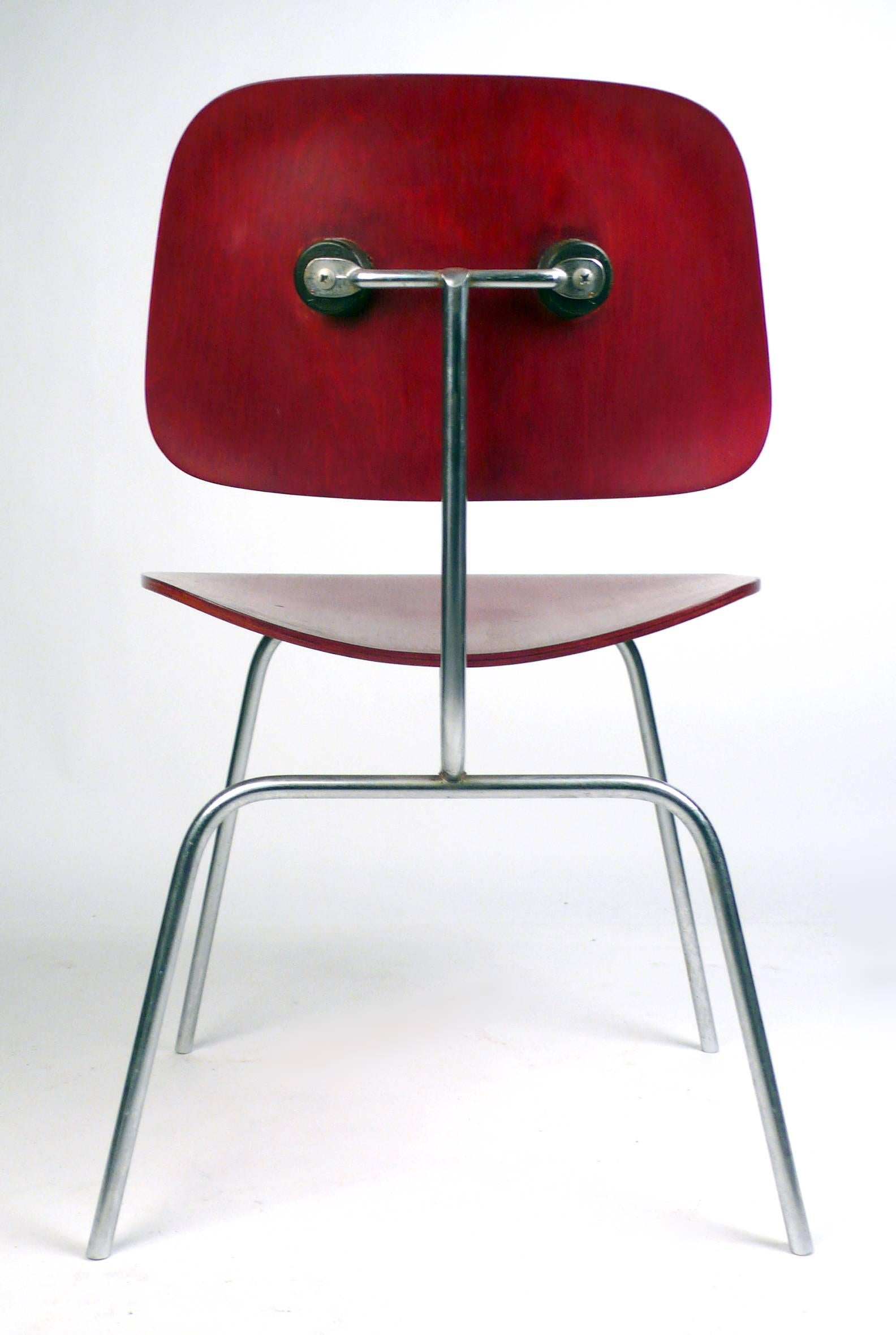 American Production DCM by Charles Eames red 1950s For Sale
