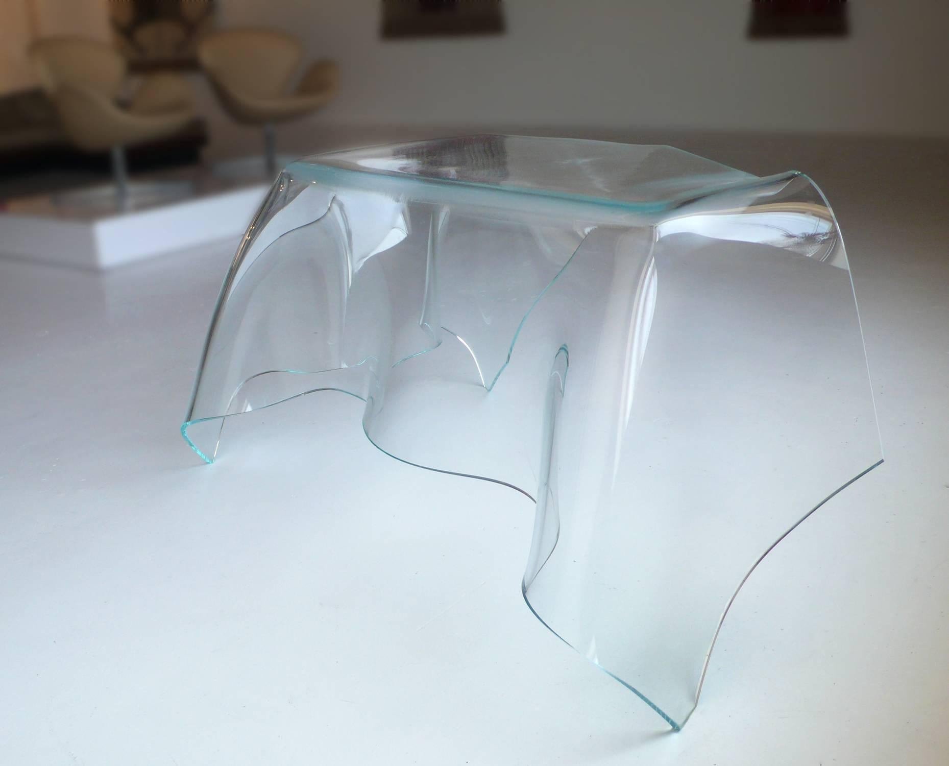 Escritorio de cristal abombado diseñado a medida por Laurel Fyfe Estadounidense en venta