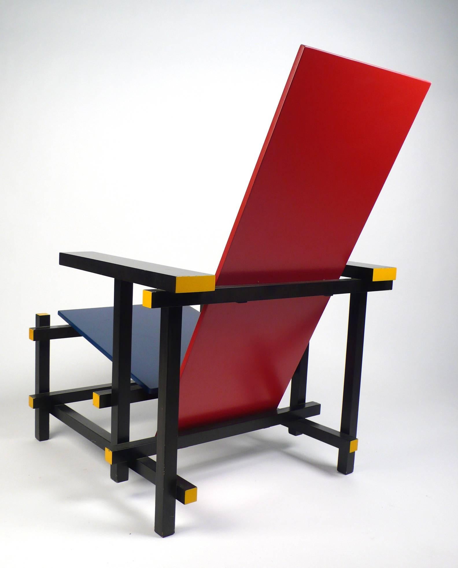 Vintage-Stuhl Gerrit Rietveld, hergestellt unter Lizenz von Cassina (Bauhaus)