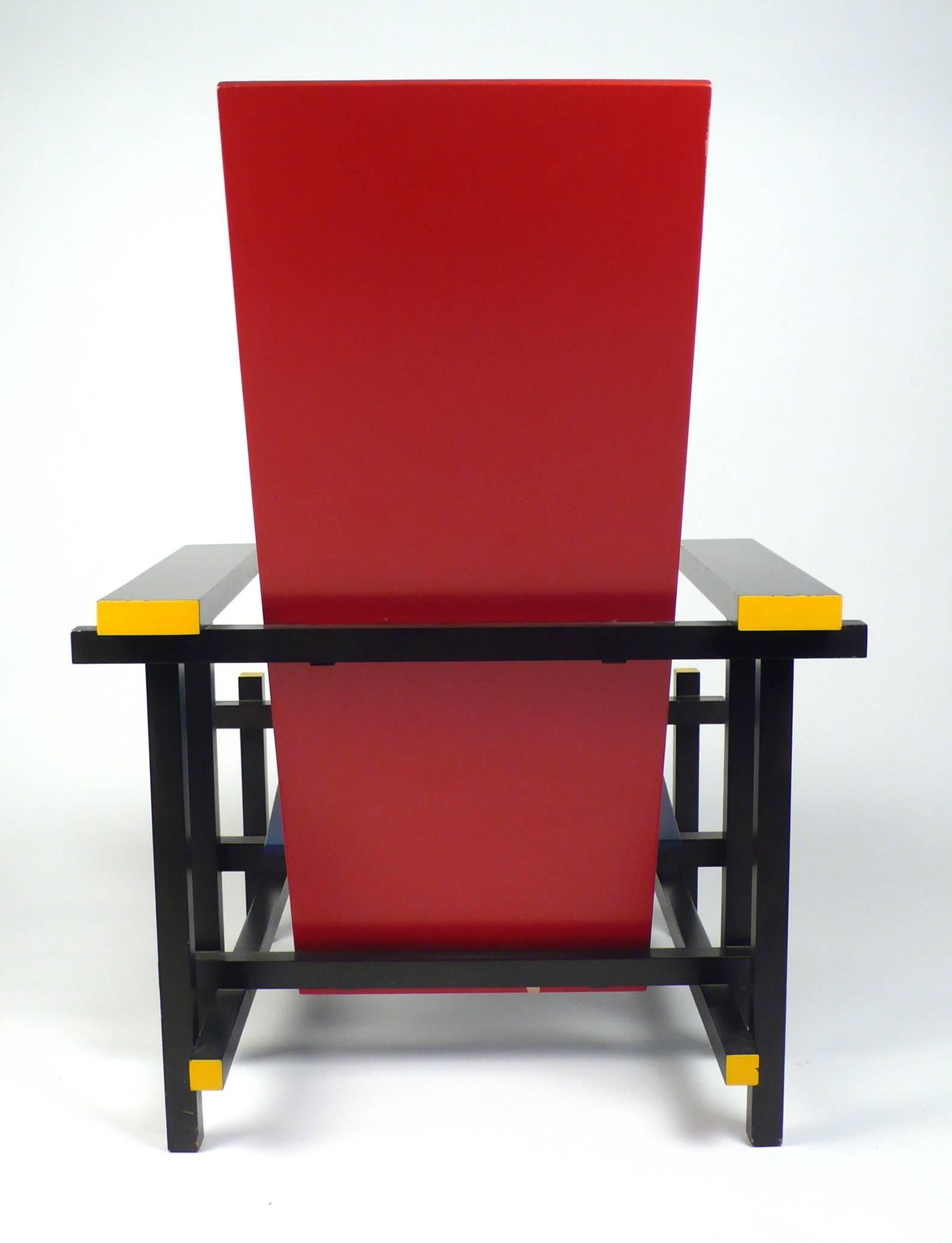 Vintage-Stuhl Gerrit Rietveld, hergestellt unter Lizenz von Cassina (Italienisch)