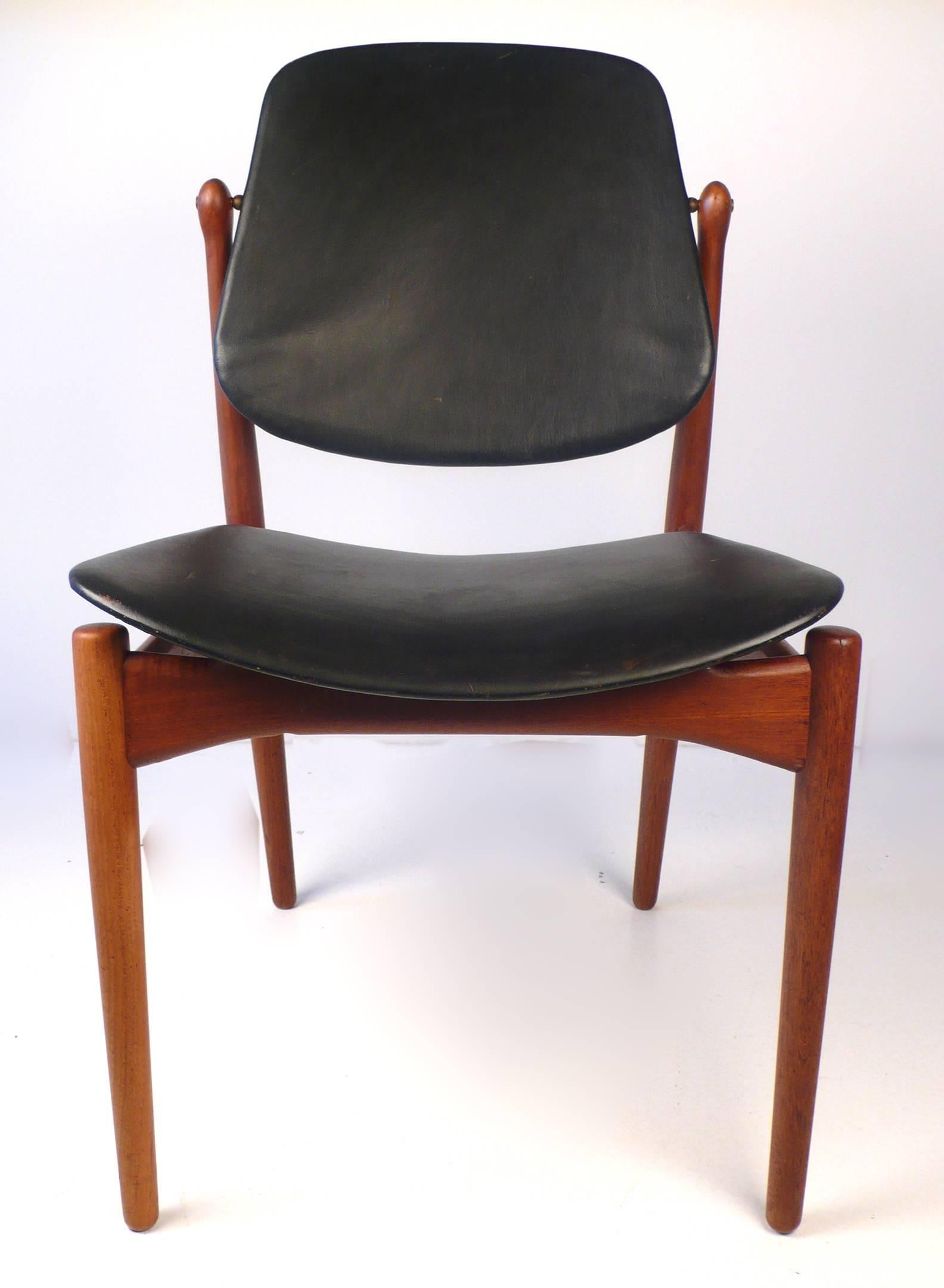 Six Arne Vodder Solid Teak Dining Chairs In Excellent Condition In Dallas, TX