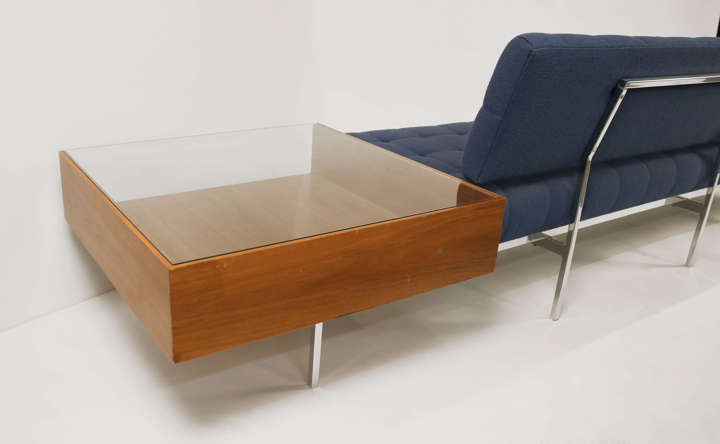 Mid-20th Century Architectural Florence Knoll Sofa with Table Attachment for Knoll