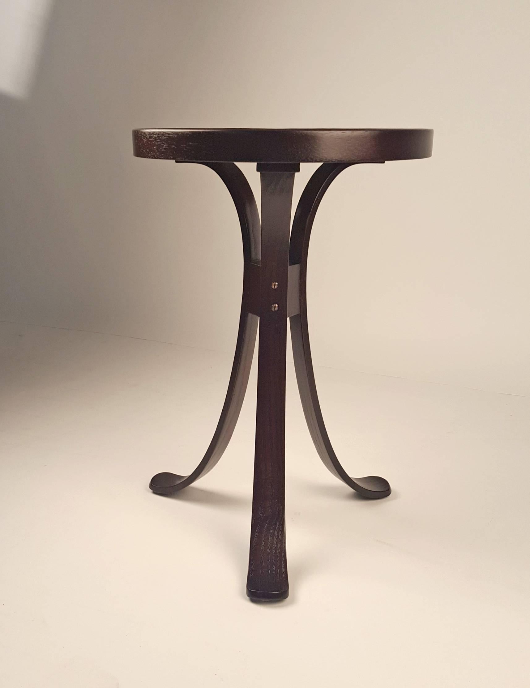 Tripod Drink Table by Roger Sprunger for Dunbar In Excellent Condition In Dallas, TX