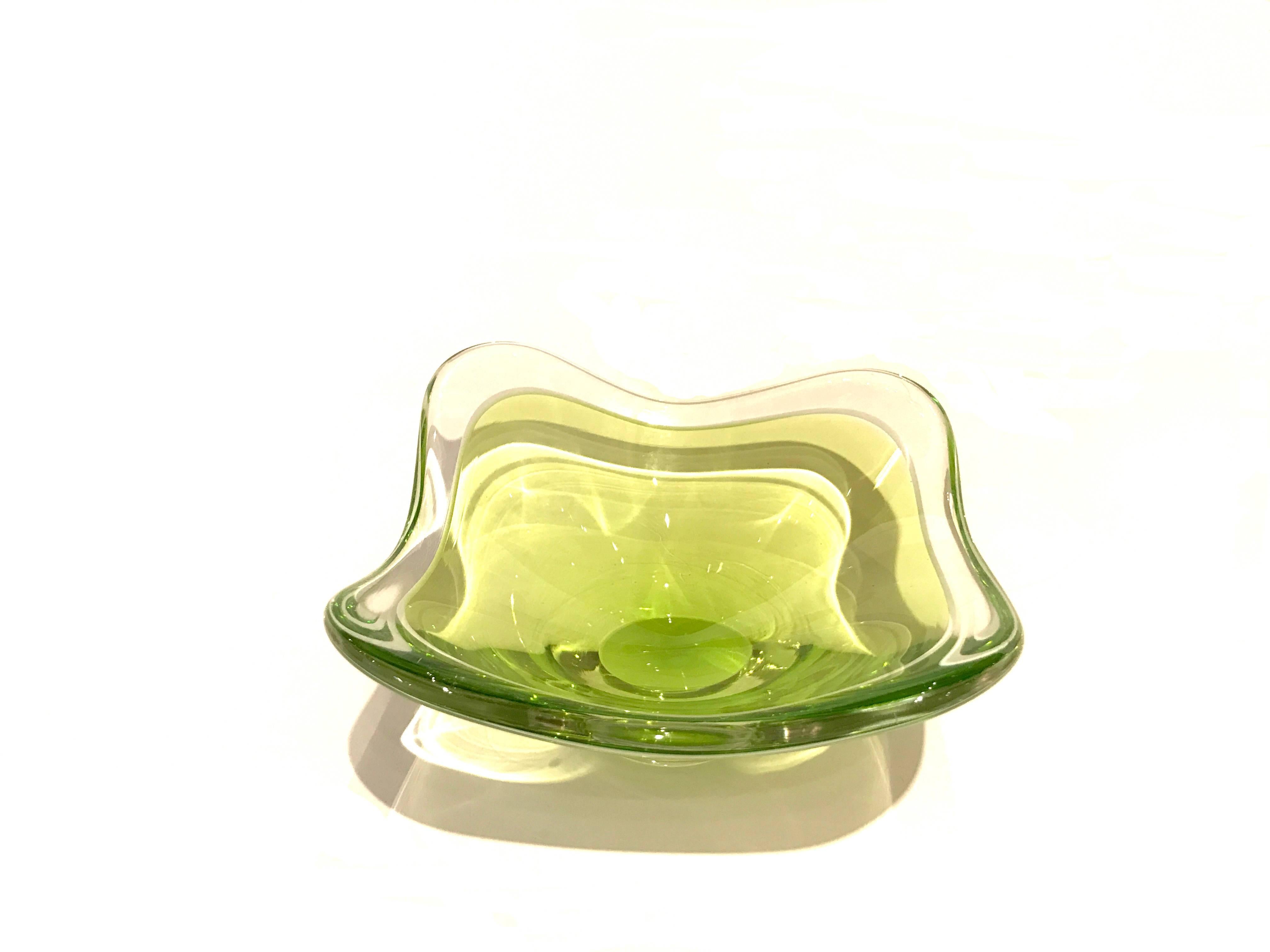 Art Glass Two Matching Glass Bowls by Paul Kedelv for Flygsfors, 1955 For Sale