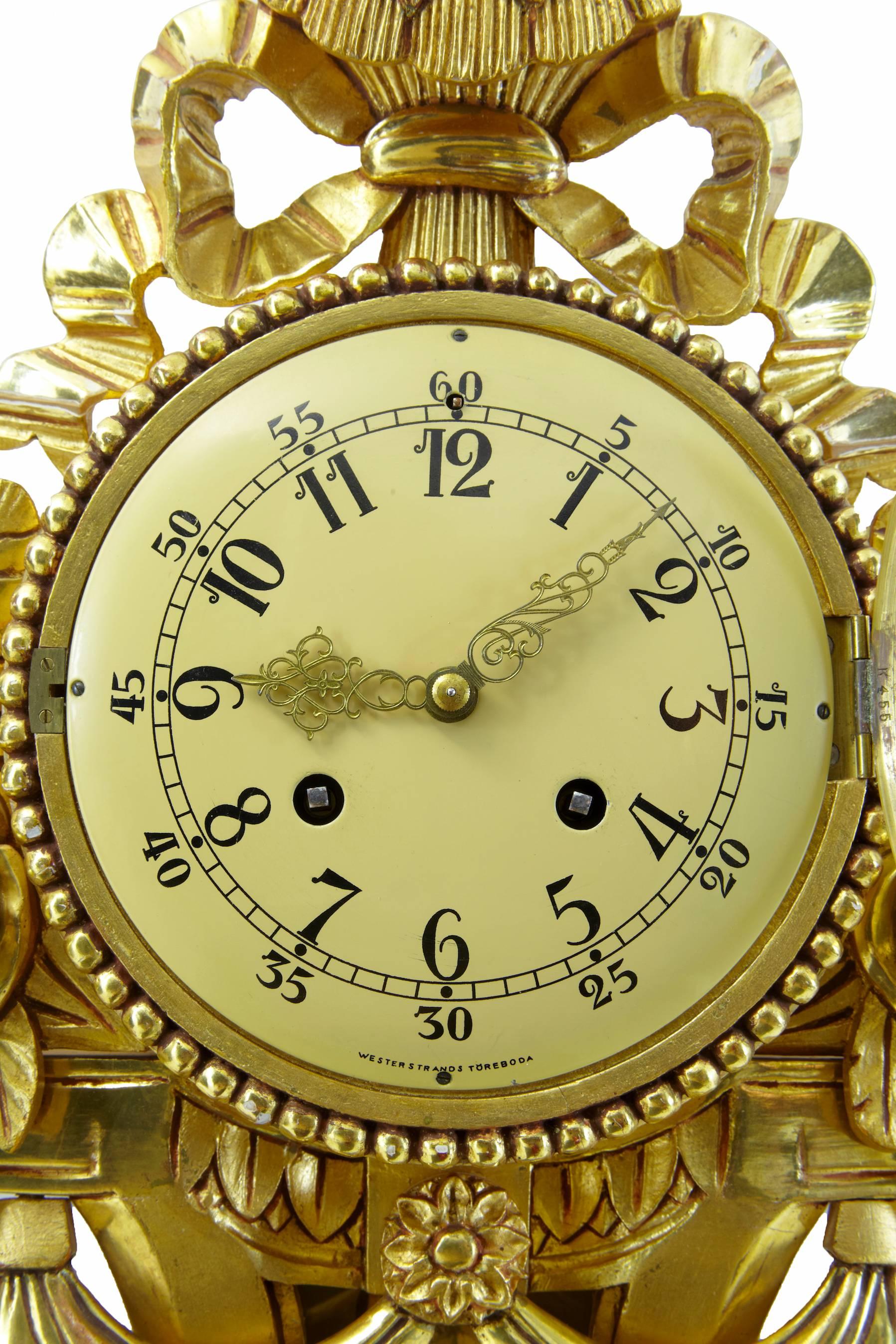 Fine quality swedish clock circa 1940.
Westerstrands marked on the dial and movement.
Arabic hour and minutes.
We recommend that this clock receives a professional service.

Height: 19 1/2