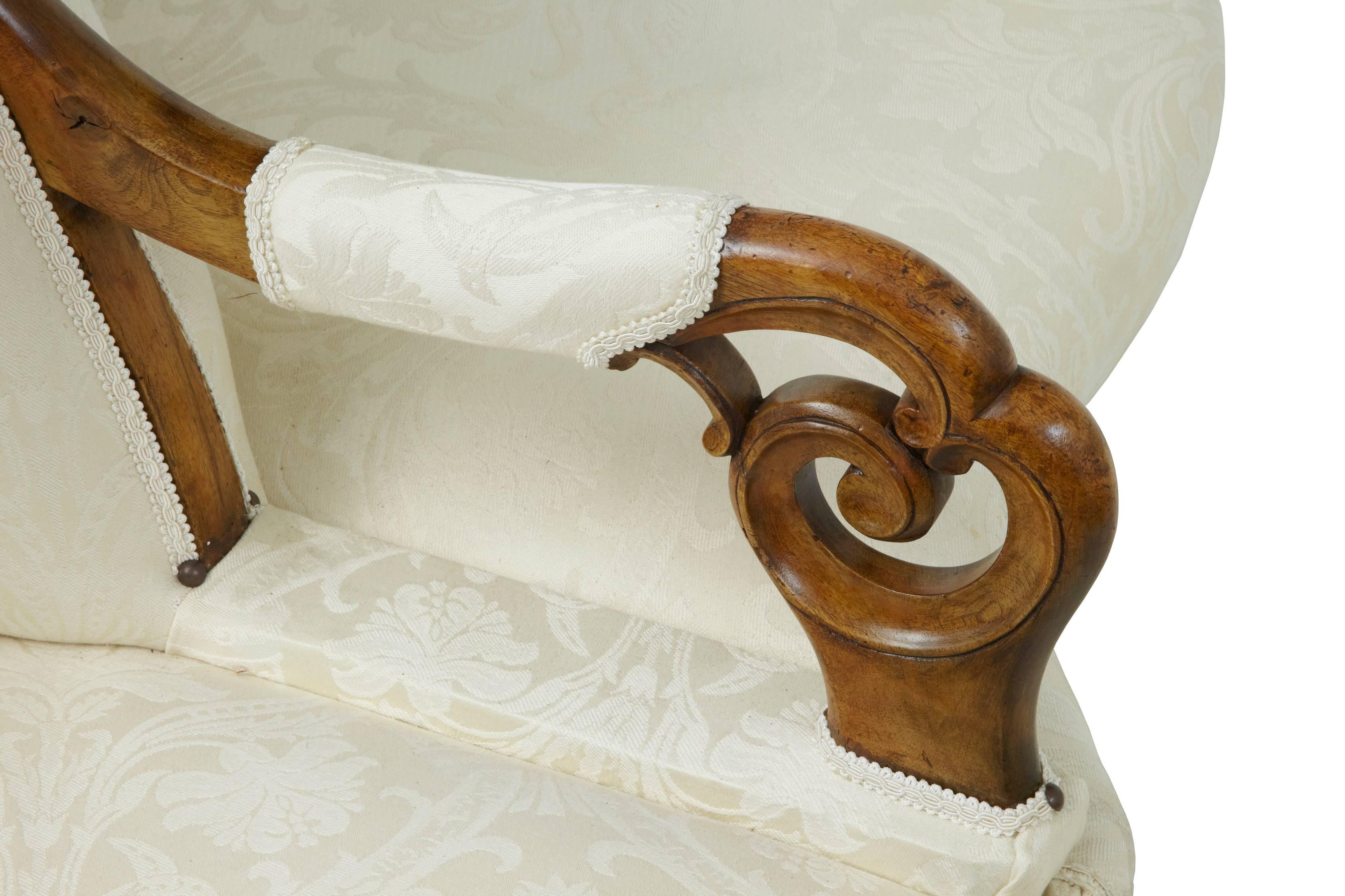 19th Century Victorian Carved Walnut Conversation Settee Sofa In Good Condition In Debenham, Suffolk