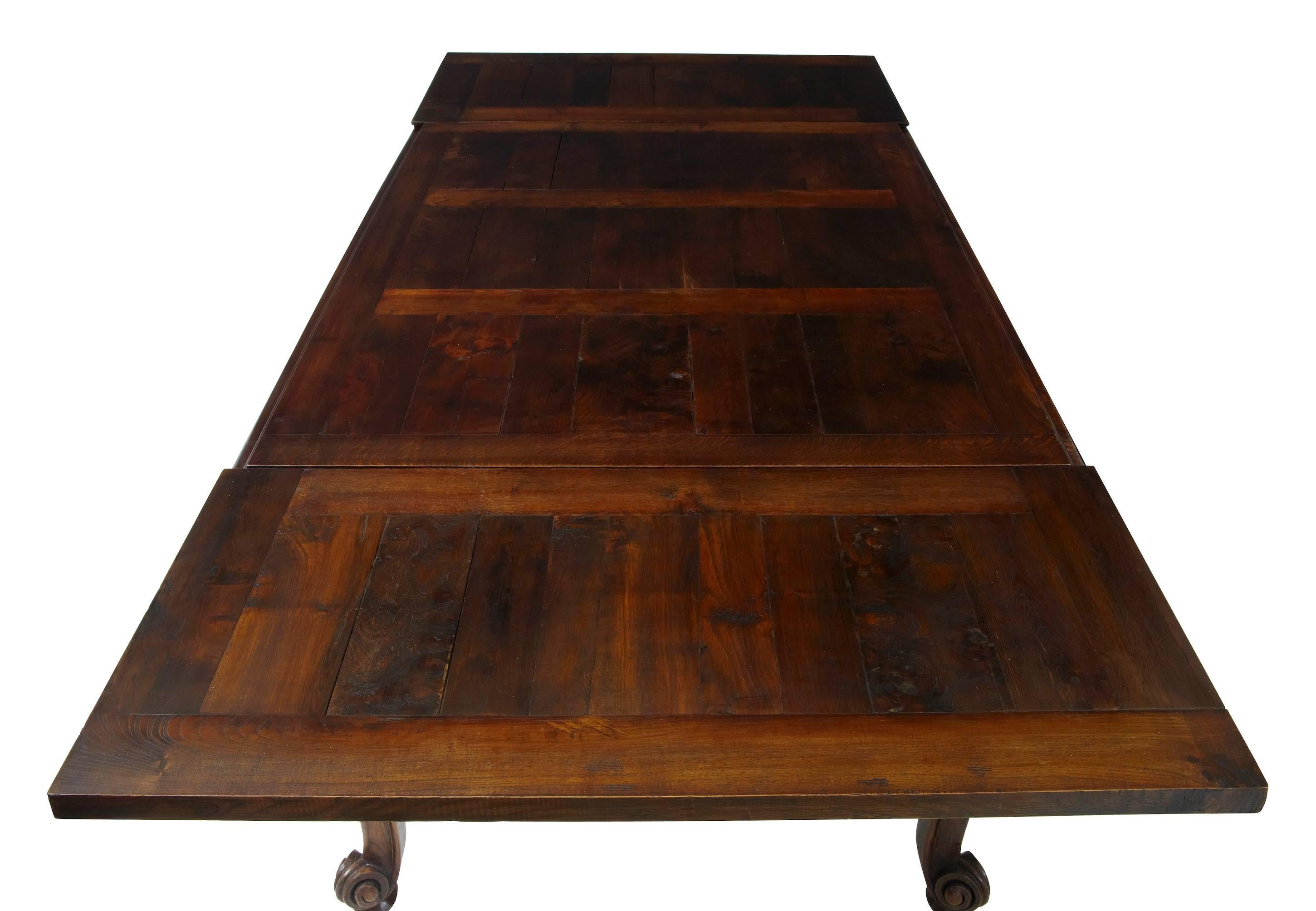19th Century Oak French Farmhouse Draw Leaf Extending Dining Table In Good Condition In Debenham, Suffolk