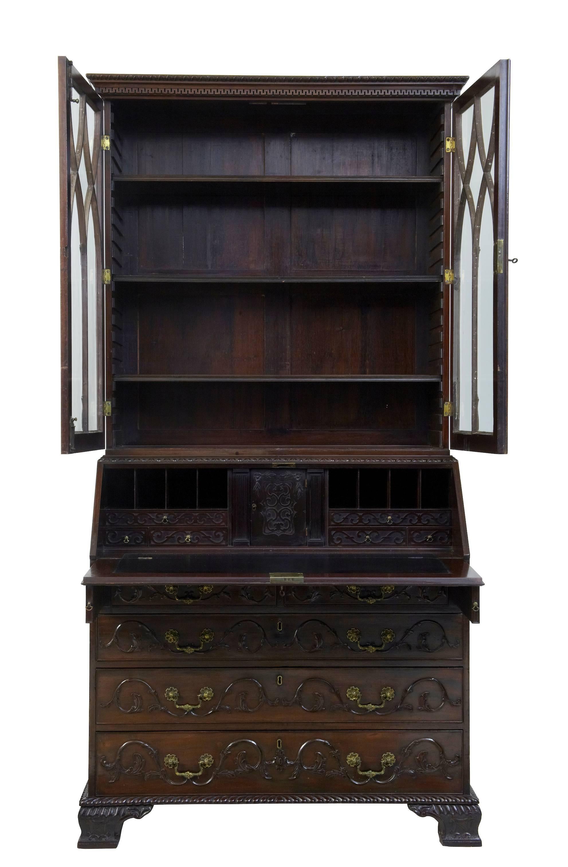 Stunning bureau bookcase, circa 1805.
We believe this piece to be English but could be also be Irish.
in two parts, the top part with original glazing set in Gothic astral wood work, three adjustable shelves.
Harvest and musical decoration carved