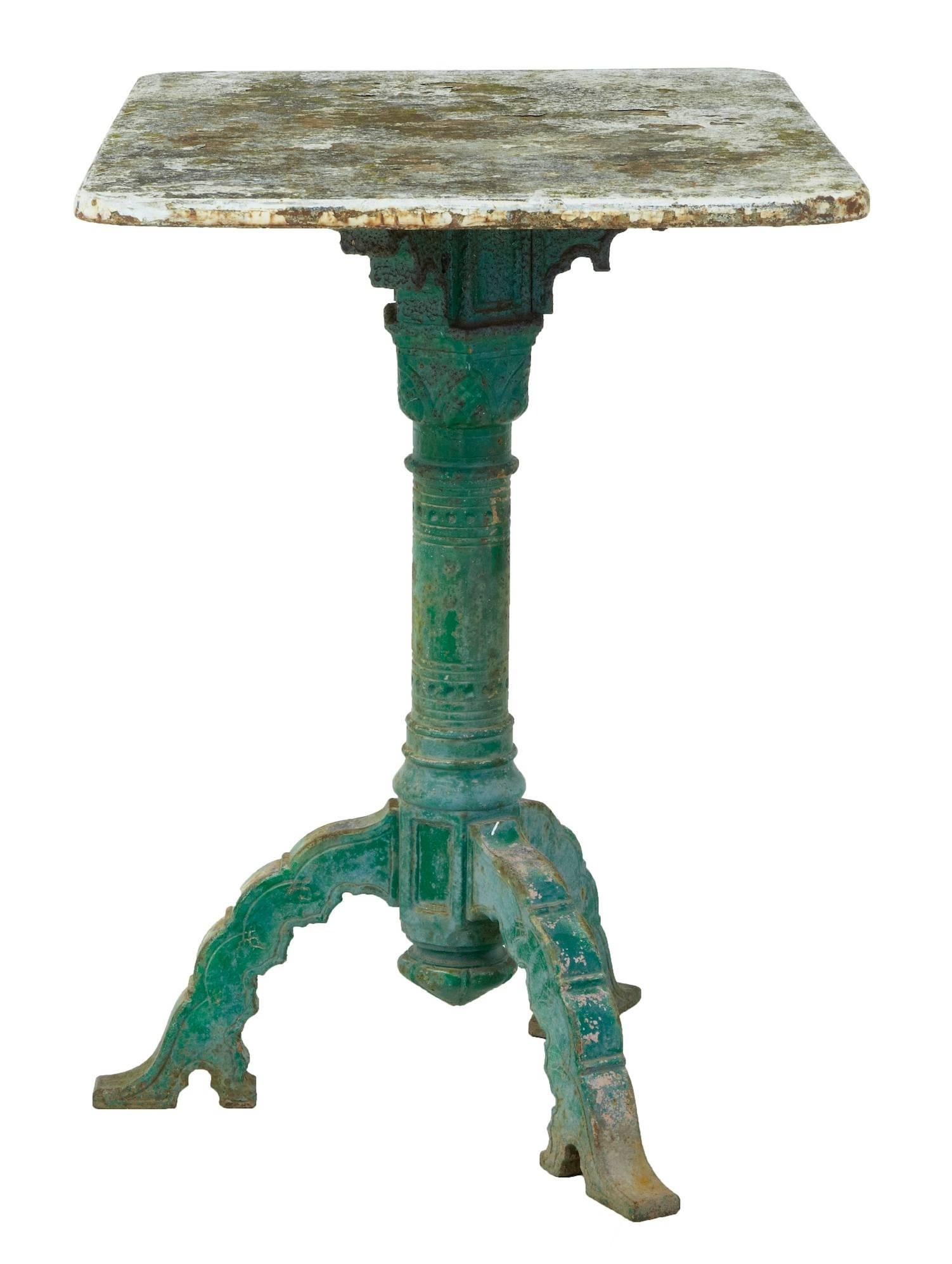 Here we have a excellent early example of a Victorian iron table, circa 1860.
In original condition with original paint.
Stunning stem with tripod base.
Obvious signs of wear and rust but surface area is stabile and not flaking.
Rare opportunity