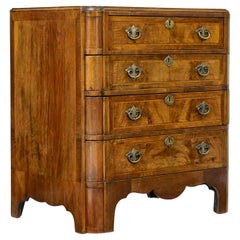 Commodes and Chests of Drawers