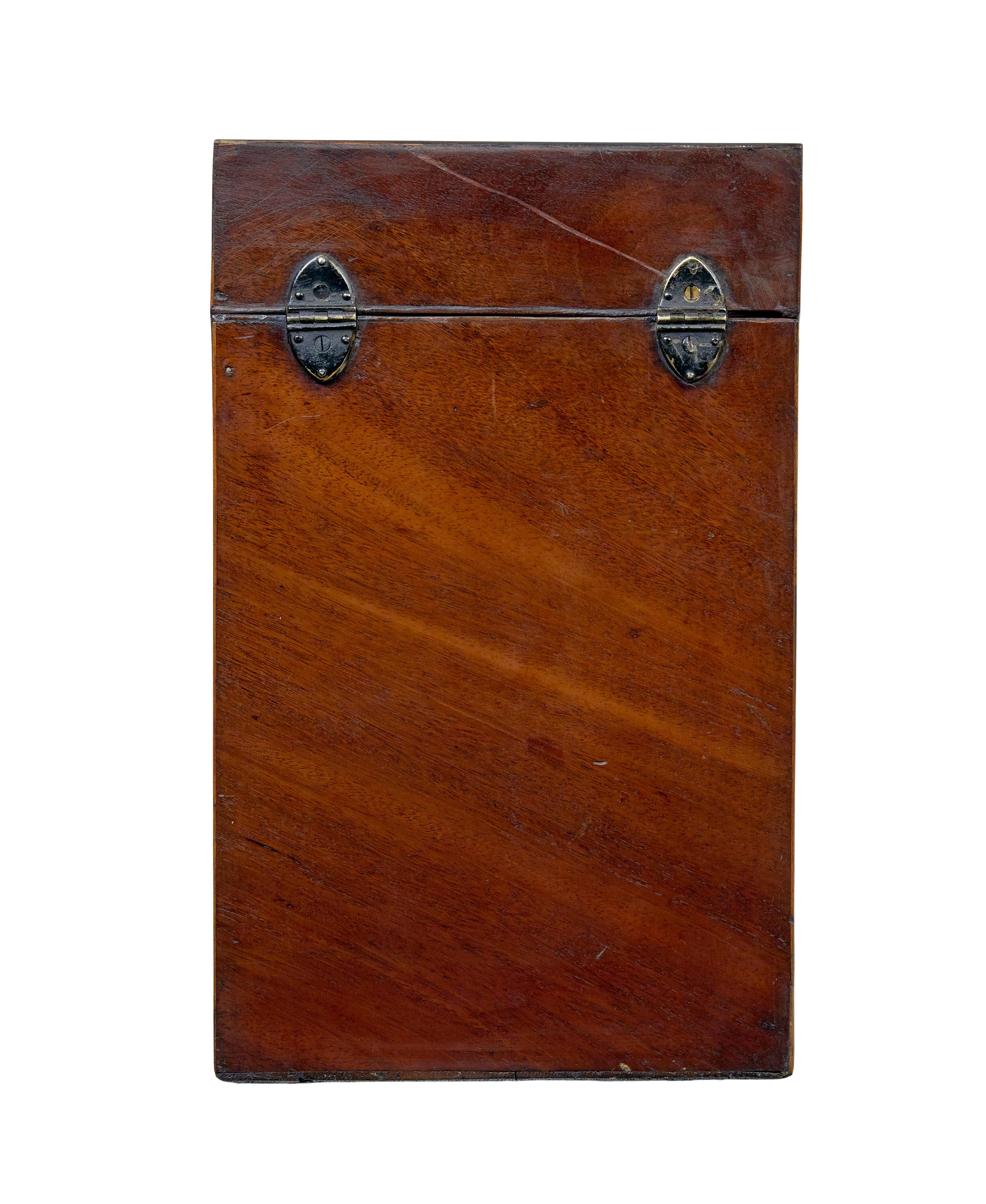 Hand-Carved 18th century inlaid mahogany Georgian knife box For Sale