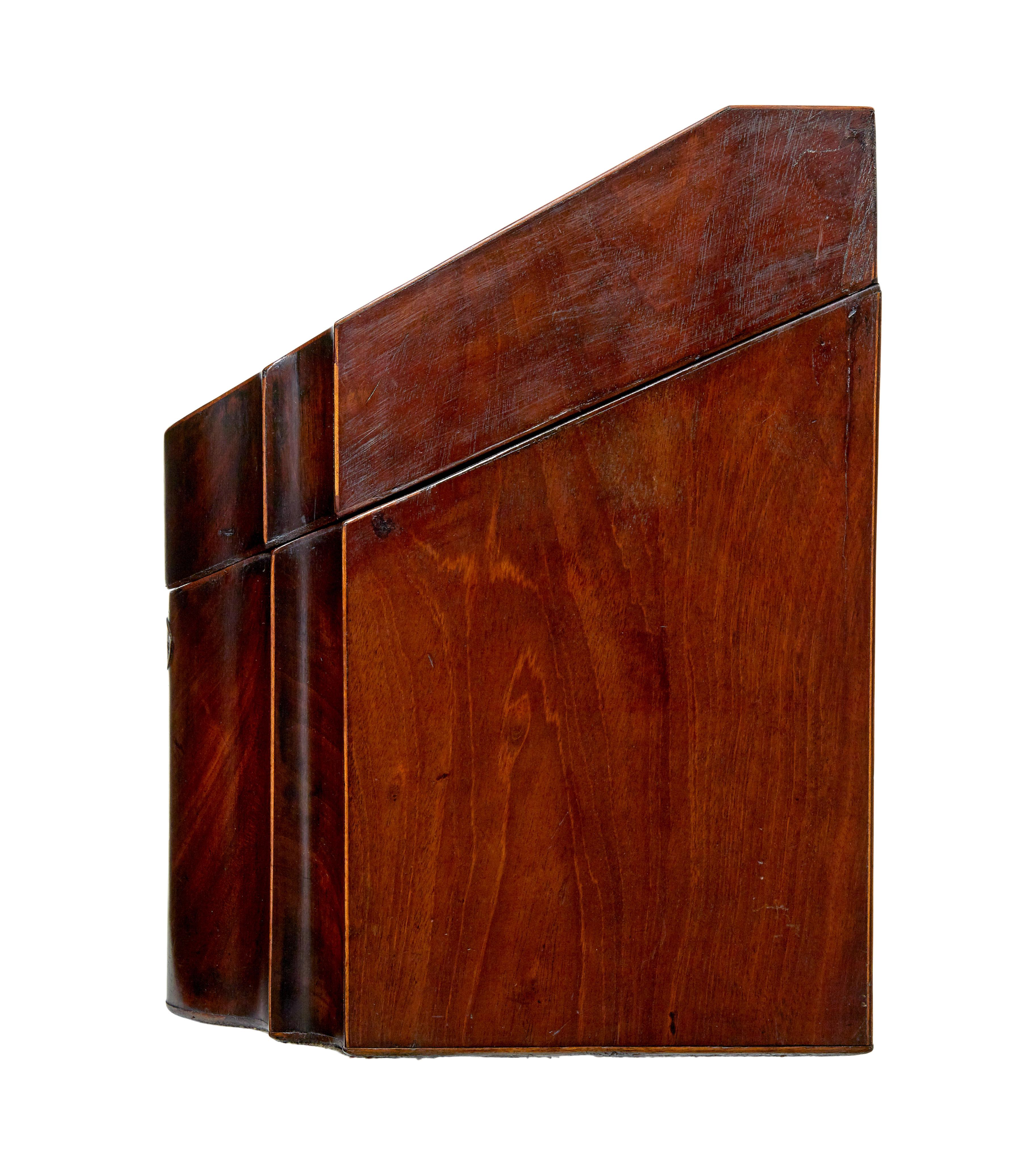 18th century inlaid mahogany Georgian knife box In Good Condition For Sale In Debenham, Suffolk
