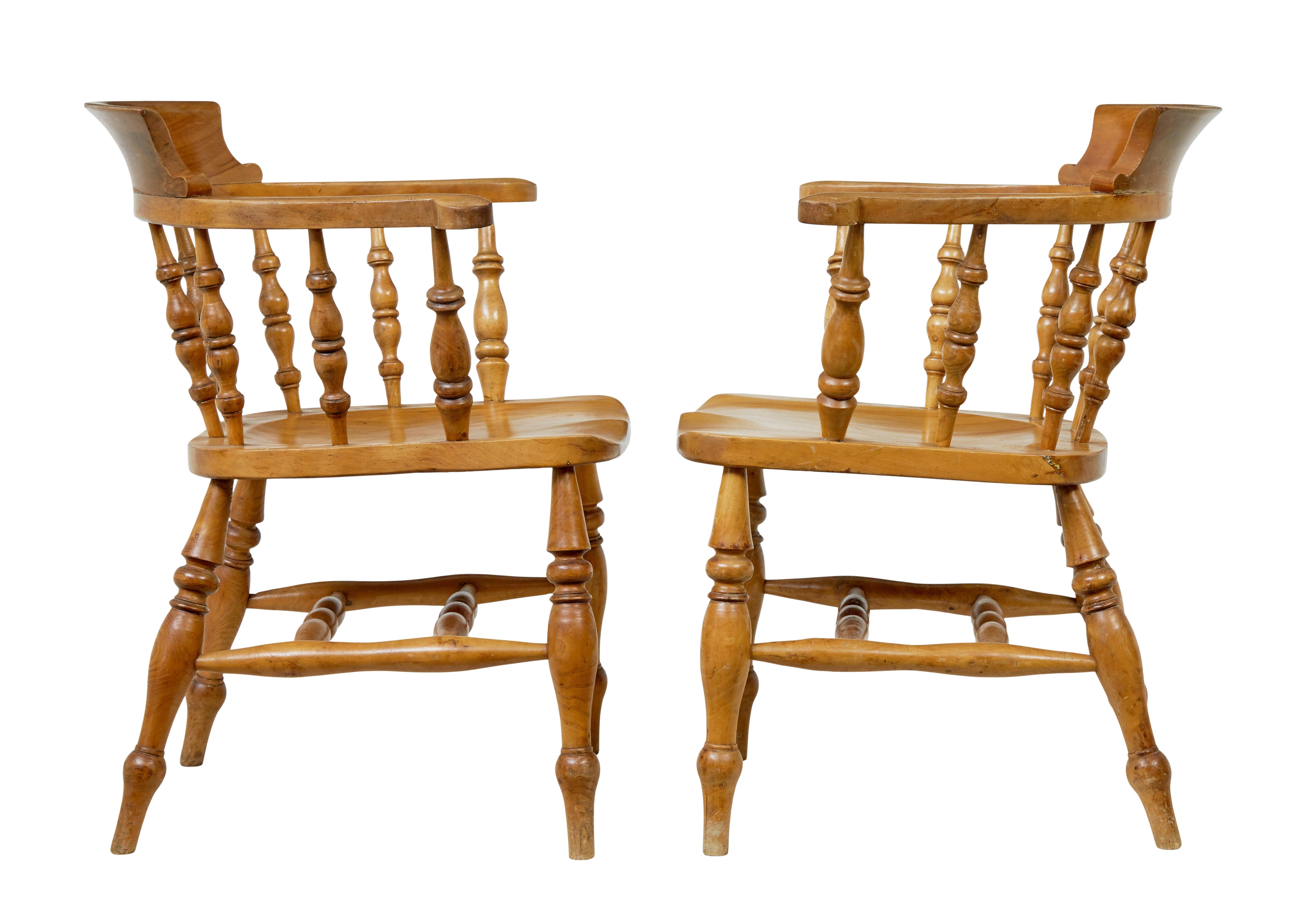 Victorian Pair of 19th Century English elm elbow chairs For Sale