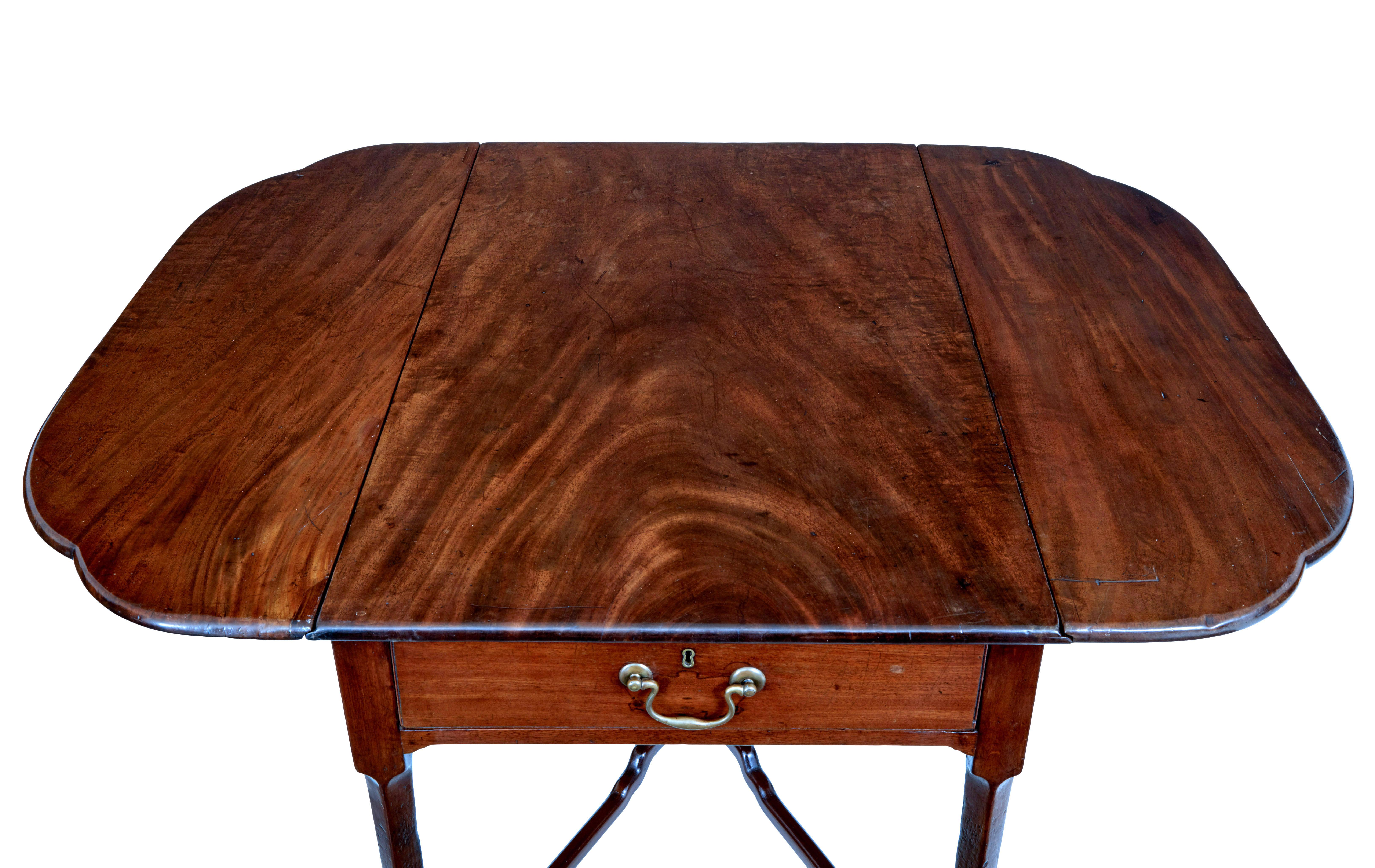 18th Century chippendale mahogany pembroke table In Good Condition For Sale In Debenham, Suffolk