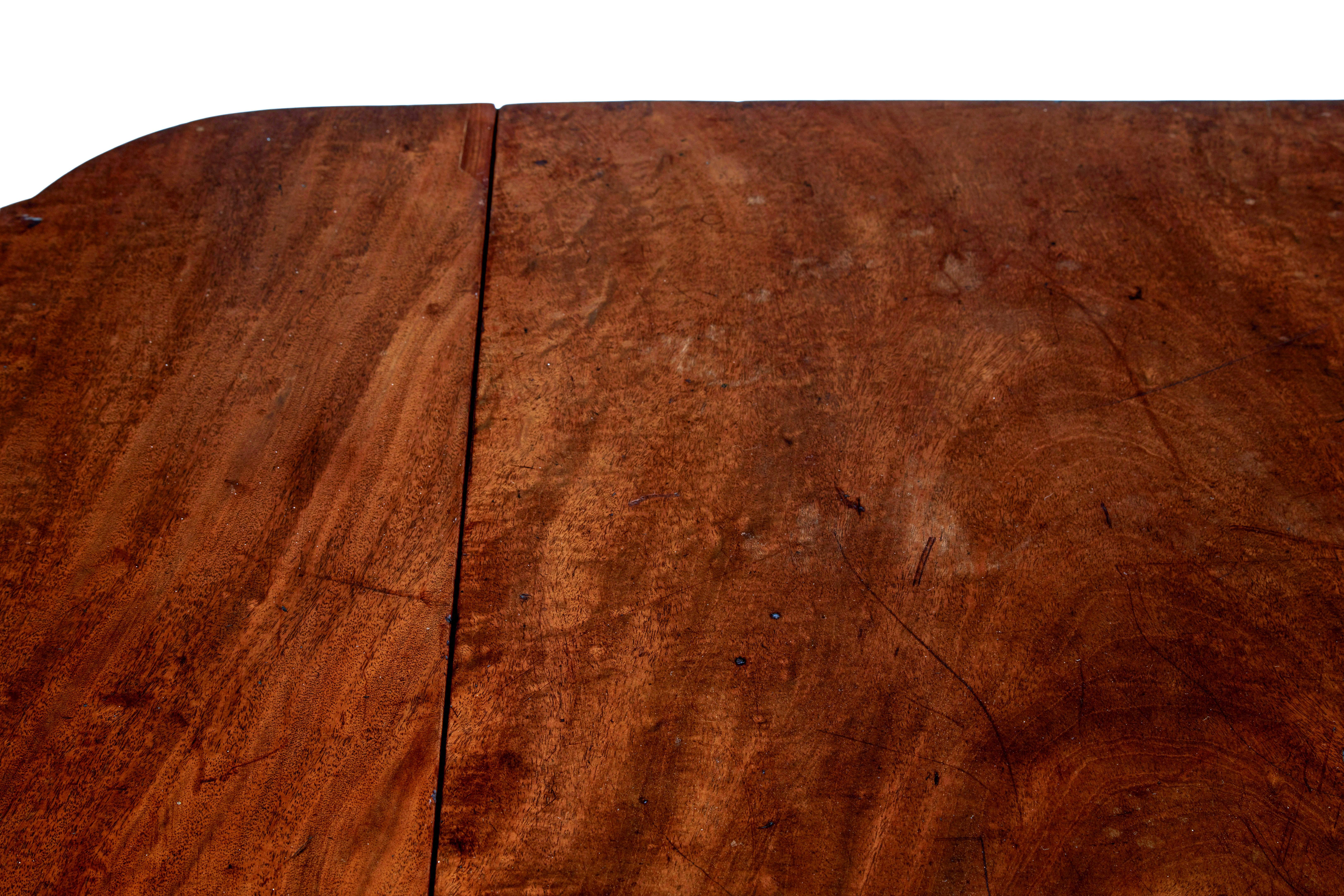 18th Century chippendale mahogany pembroke table For Sale 1