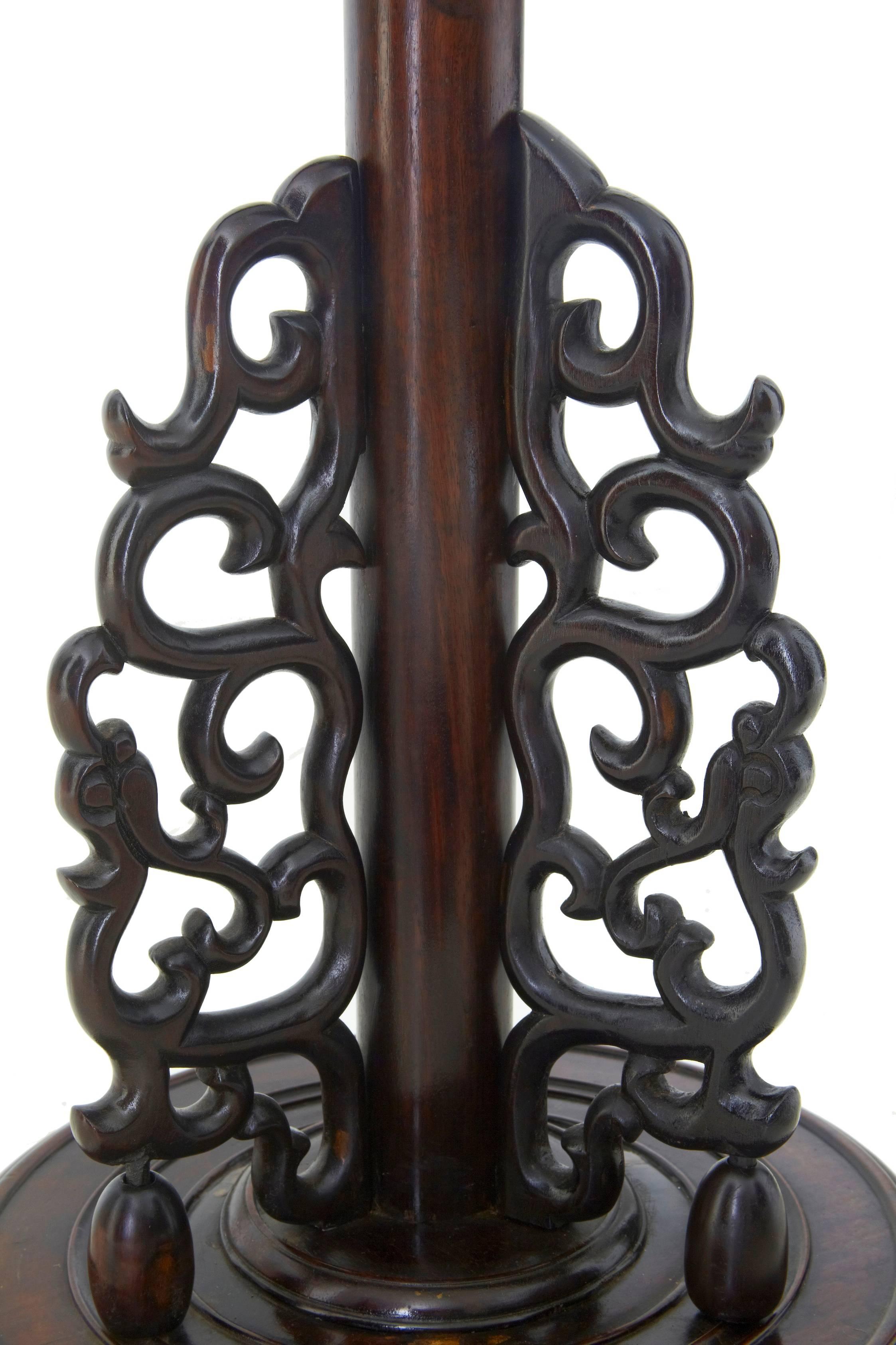 Decorative Chinese Carved Hard Wood Floor Lamp (Chinesisch)