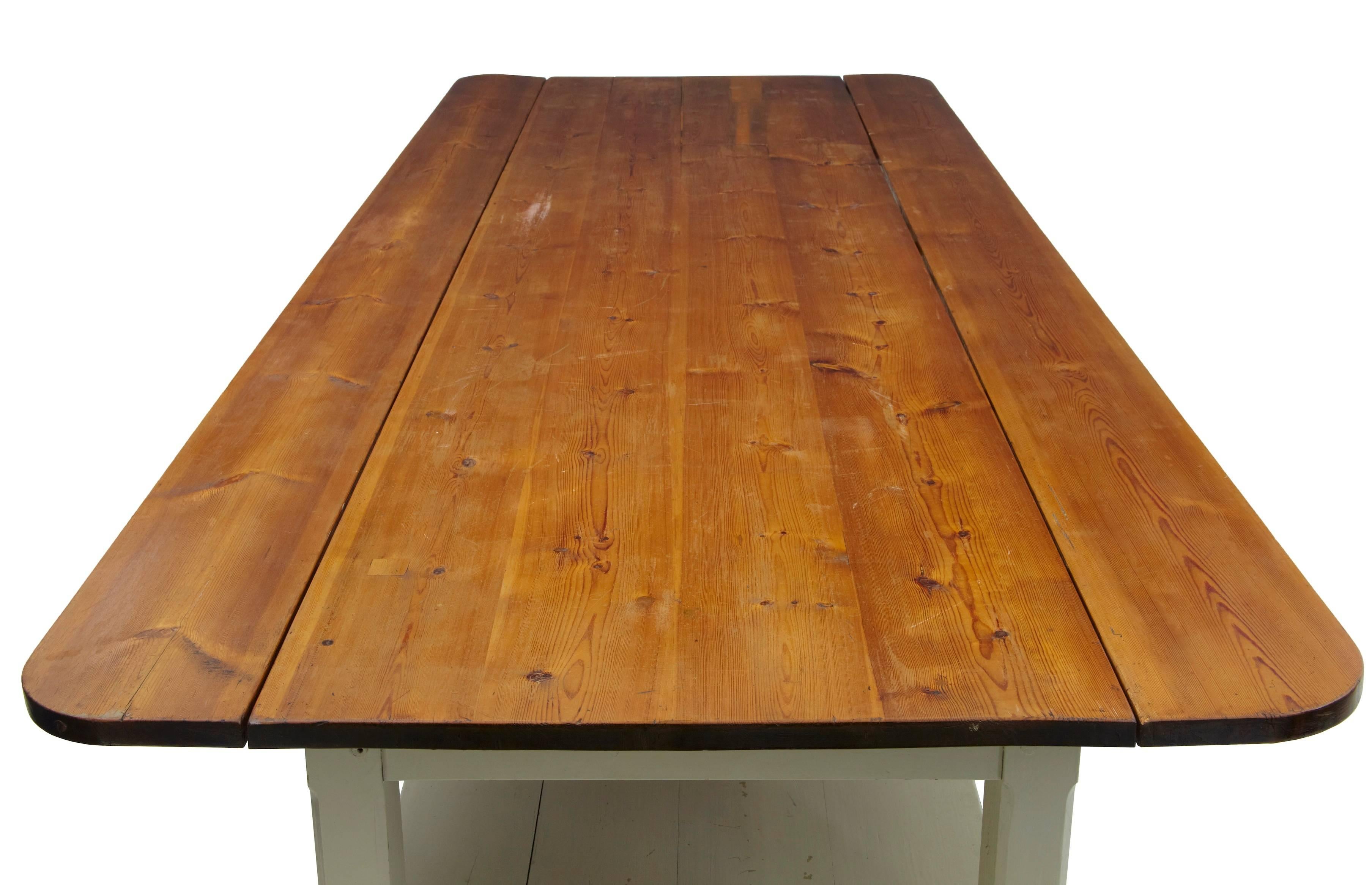 Industrial Massive Early 20th Century Pine Drop-Leaf Table