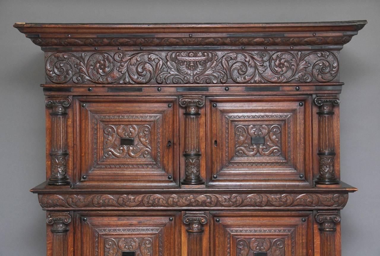 18th Century Carved Flemish Oak Cupboard In Good Condition In Debenham, Suffolk