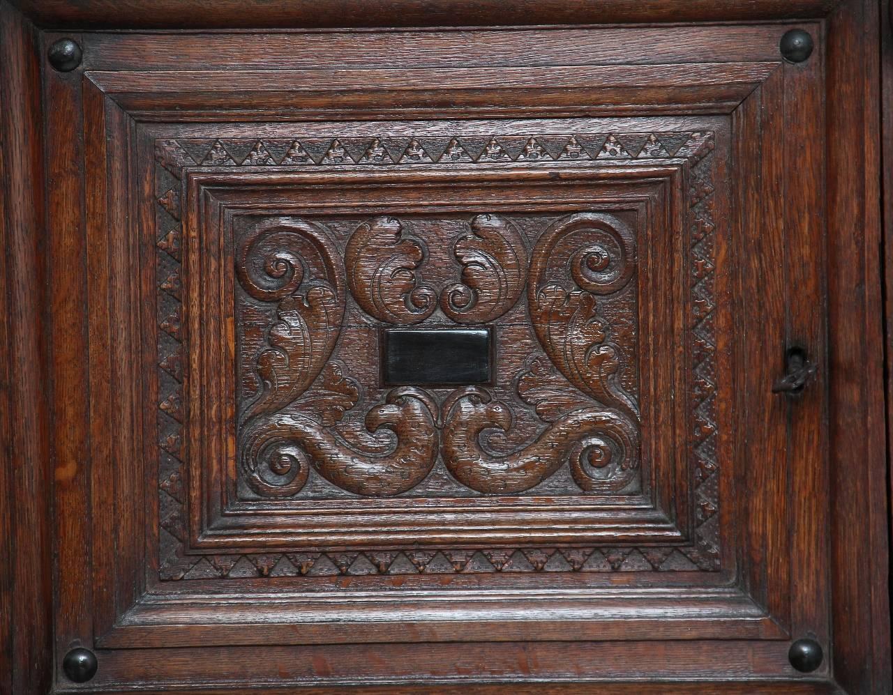 18th Century Carved Flemish Oak Cupboard 3