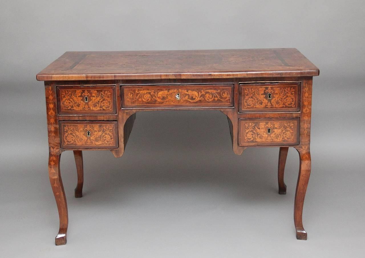 18th Century Italian Inlaid Walnut Writing Table Desk In Good Condition In Debenham, Suffolk