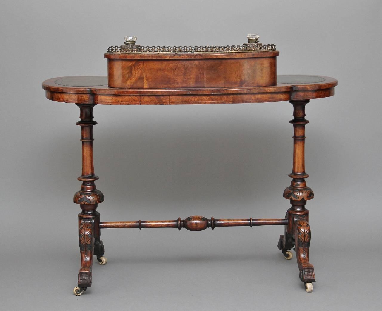 Woodwork 19th Century Victorian Walnut Kidney Shaped Writing Table