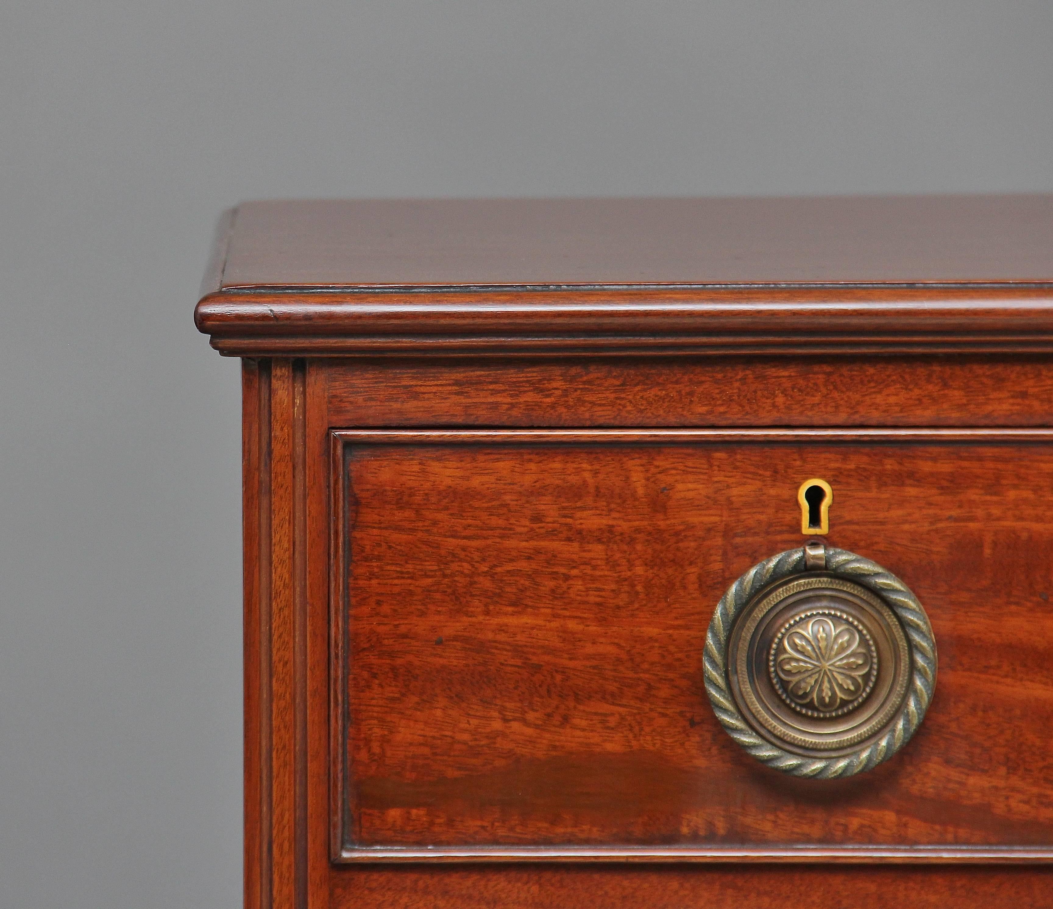 Pair of Early 20th Century Mahogany Bedside Chests Cabinets In Good Condition In Debenham, Suffolk