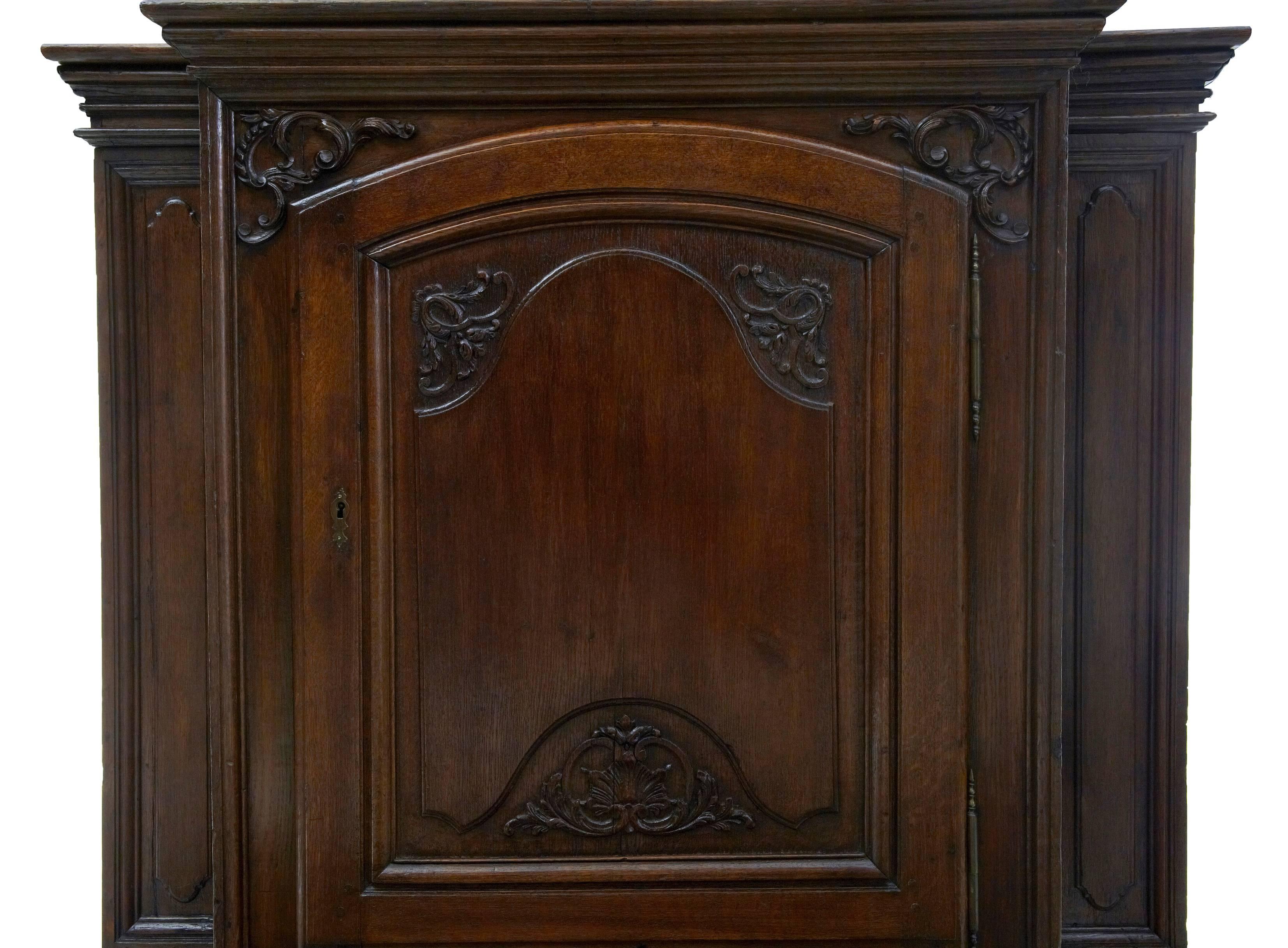 19th Century Matched Pair of French Carved Oak Bookcase Cabinets 1