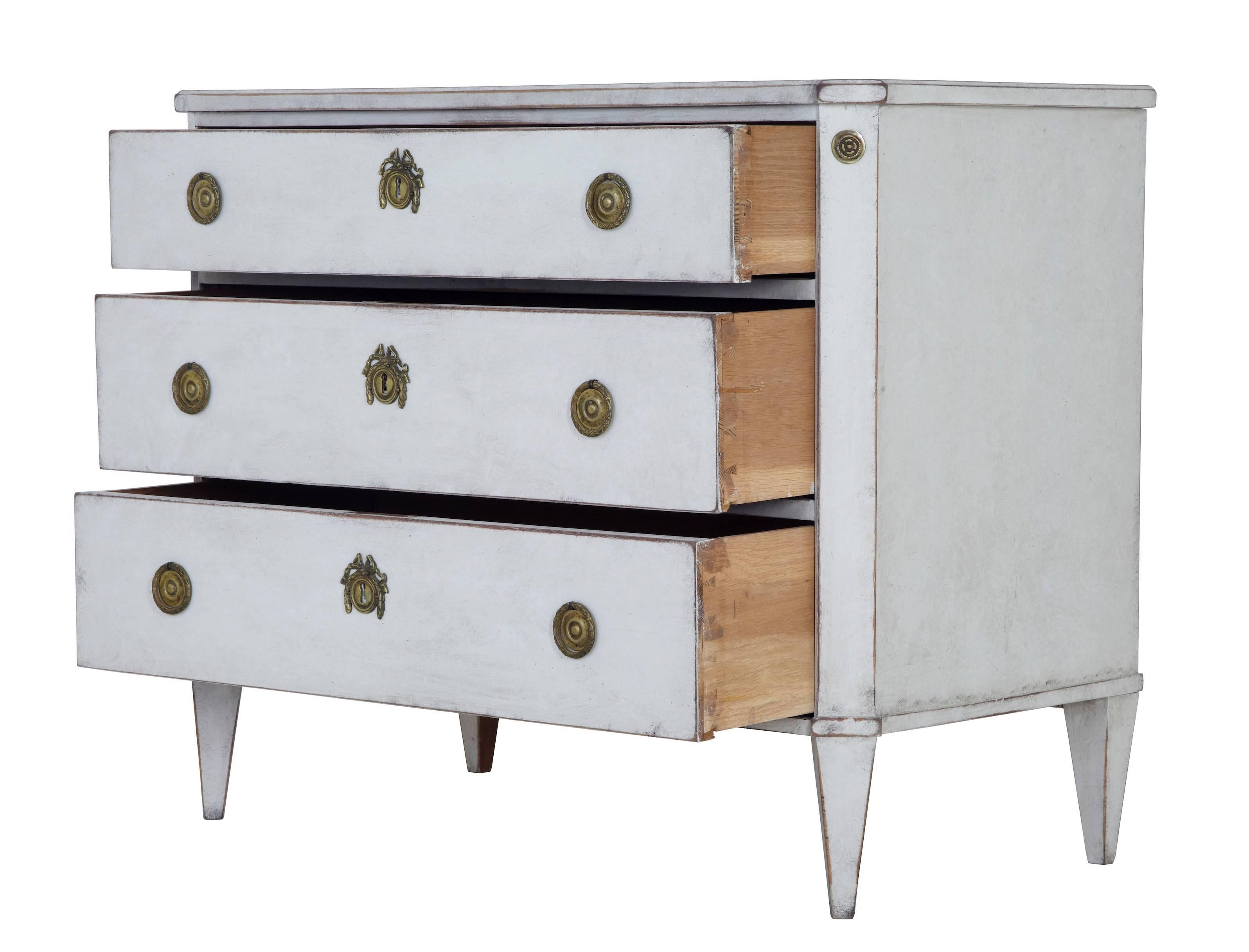 Good quality later painted Swedish chest of drawers, circa 1860.
Three-drawer chest of drawers. Canted corners, standing on tapered legs.

Measures: Height: 31 3/4",
width: 38 1/4",
depth: 20".