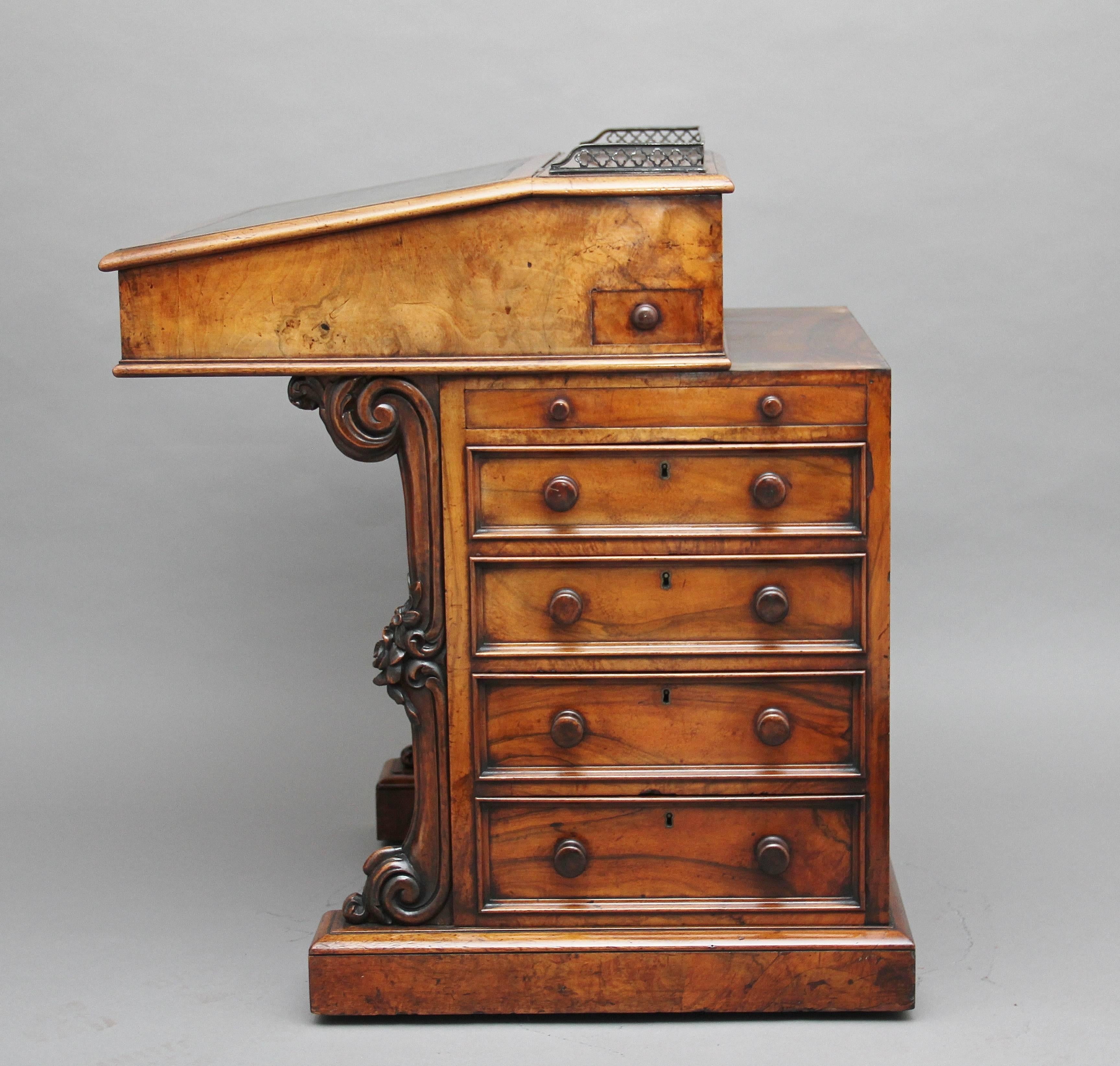 European 19th Century Early Victorian Walnut Davenport Desk