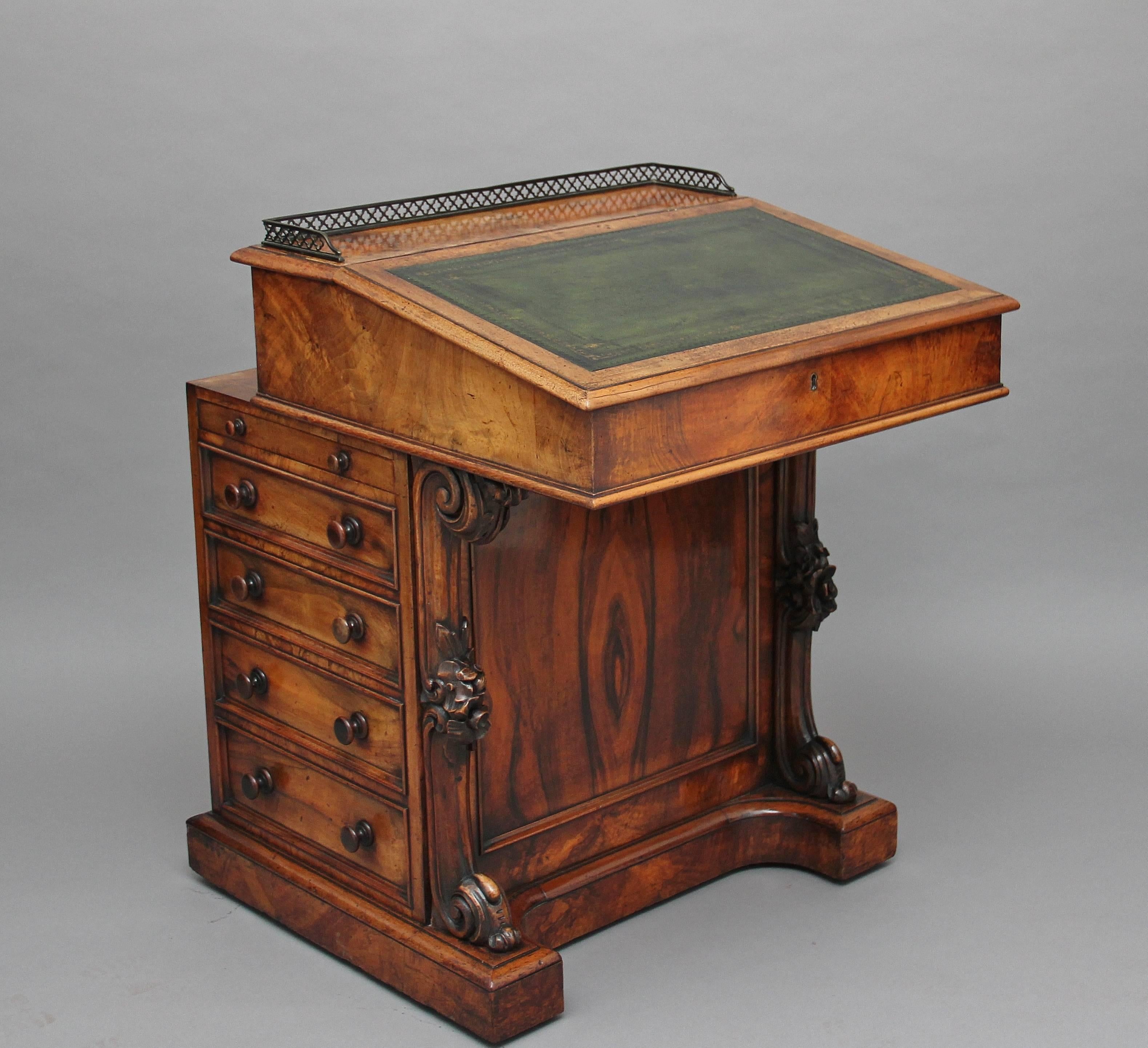 19th Century Early Victorian Walnut Davenport Desk 5