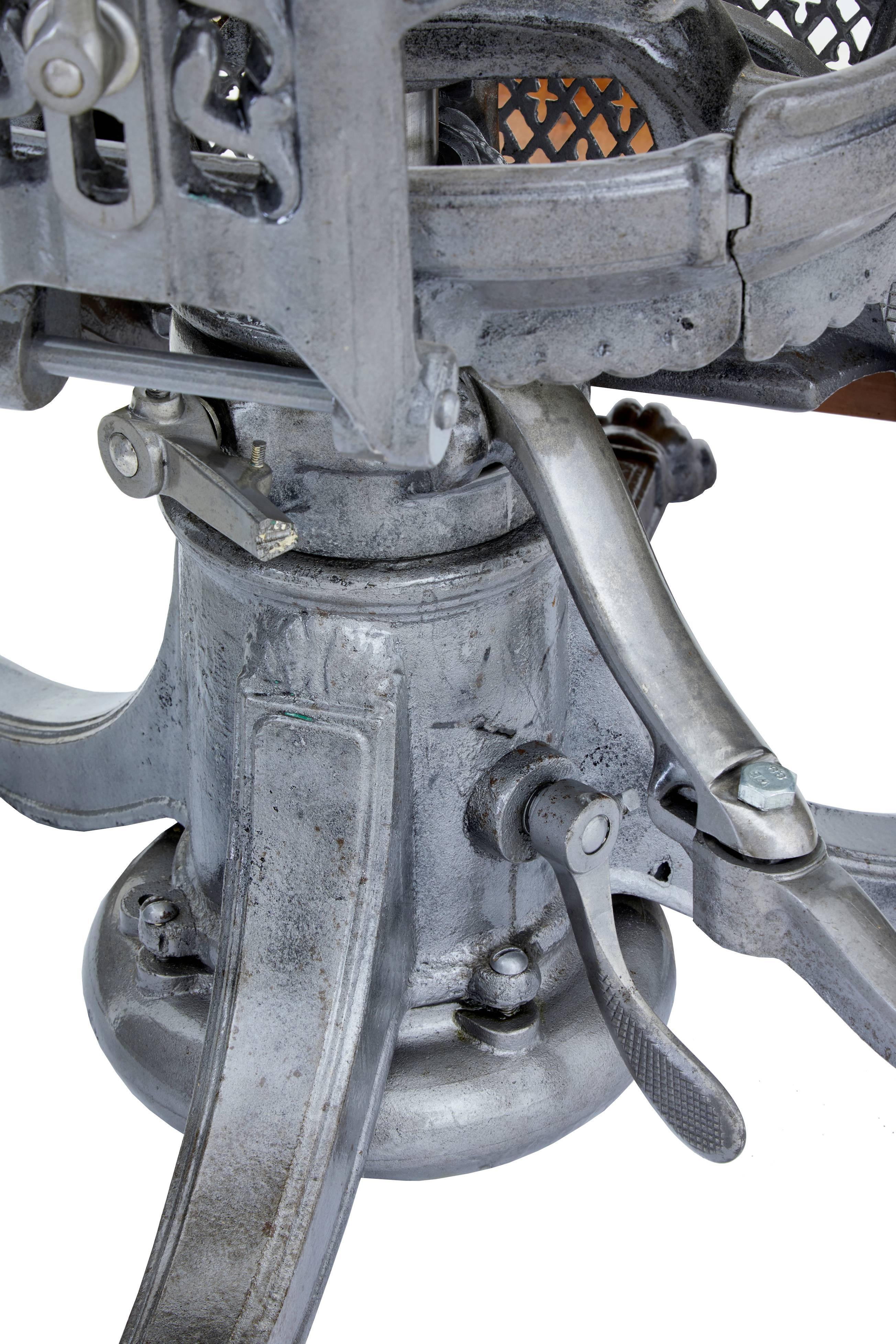 19th Century American Decorative Cast Iron Dentist Chair 1