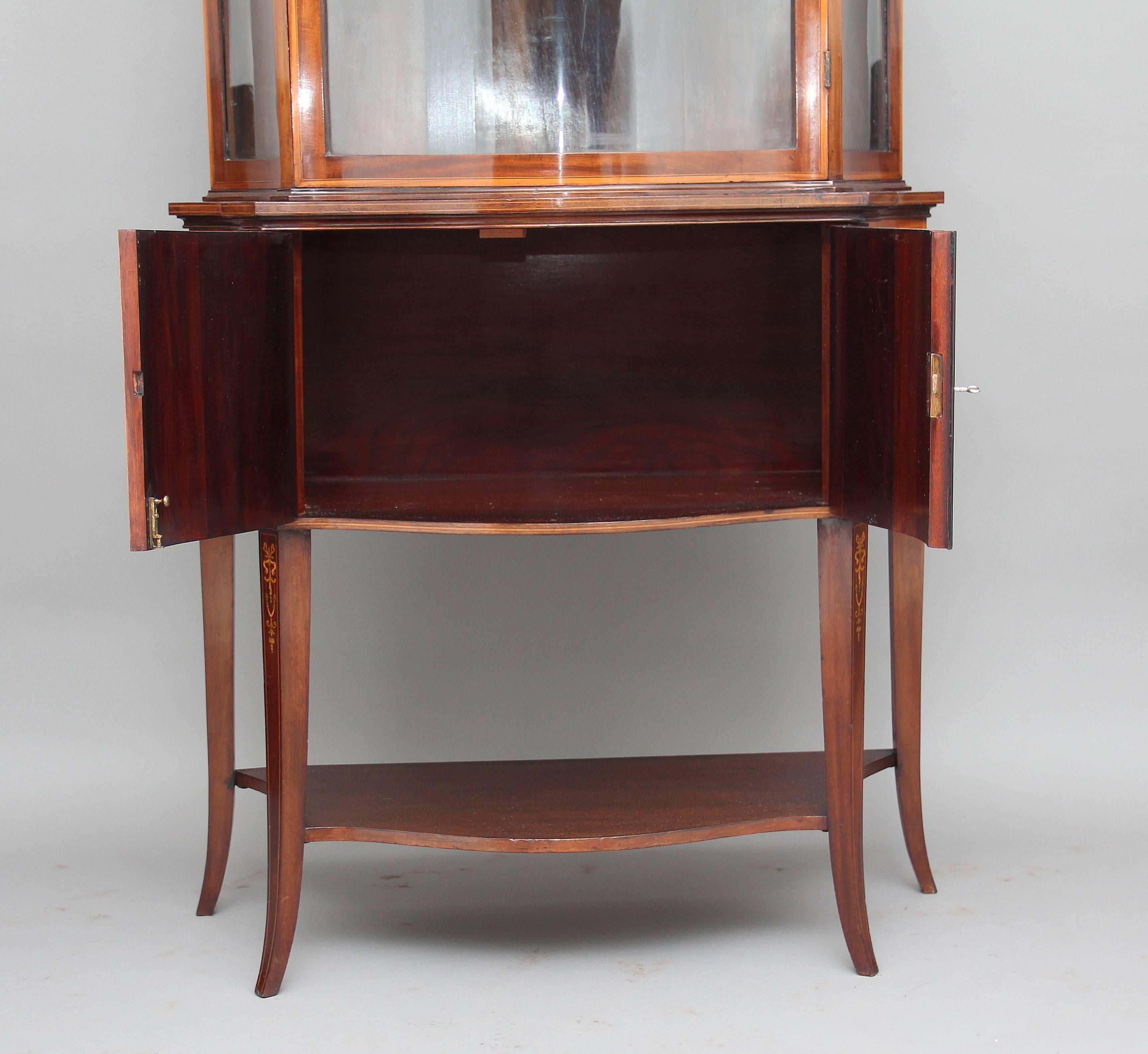Great Britain (UK) 19th Century Edwards & Roberts Mahogany Inlaid Display Cabinet