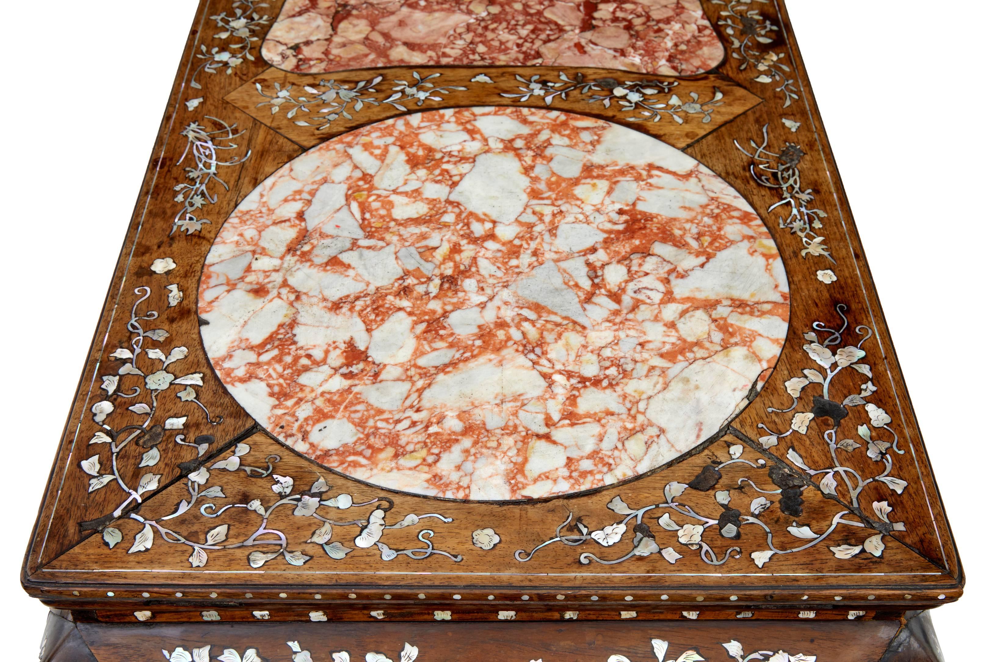 18th Century Qing Chinese Huanghuali Mother of Pearl Inlaid Kang Table In Fair Condition In Debenham, Suffolk
