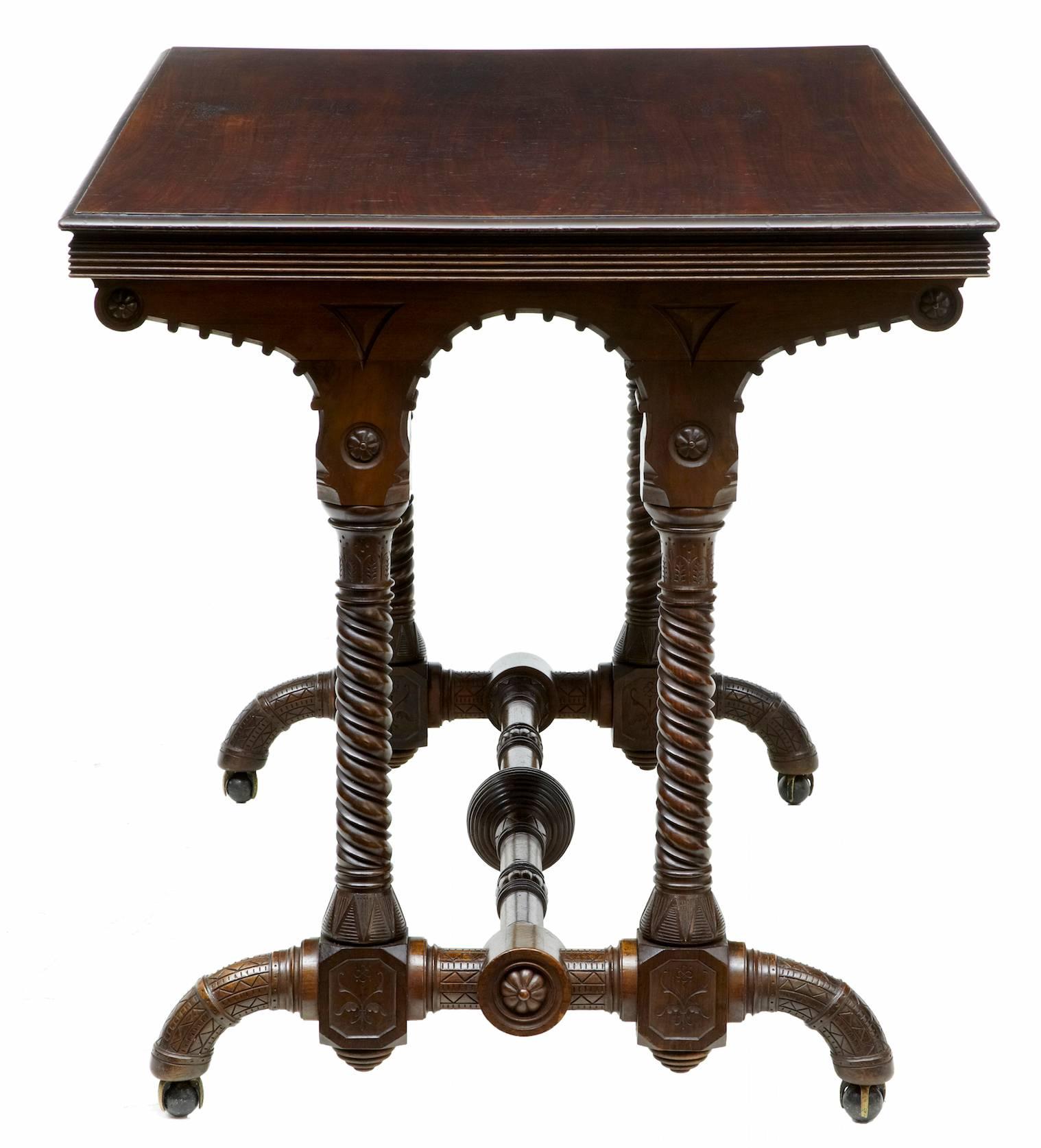 Rare library table from the private collection of King Gustaf VI Adolf of Sweden.

Labelled underneath with the royal marks and for its release for sale.

Swedish Arts & crafts with eastern taste, carved curved legs united by turned stretcher.