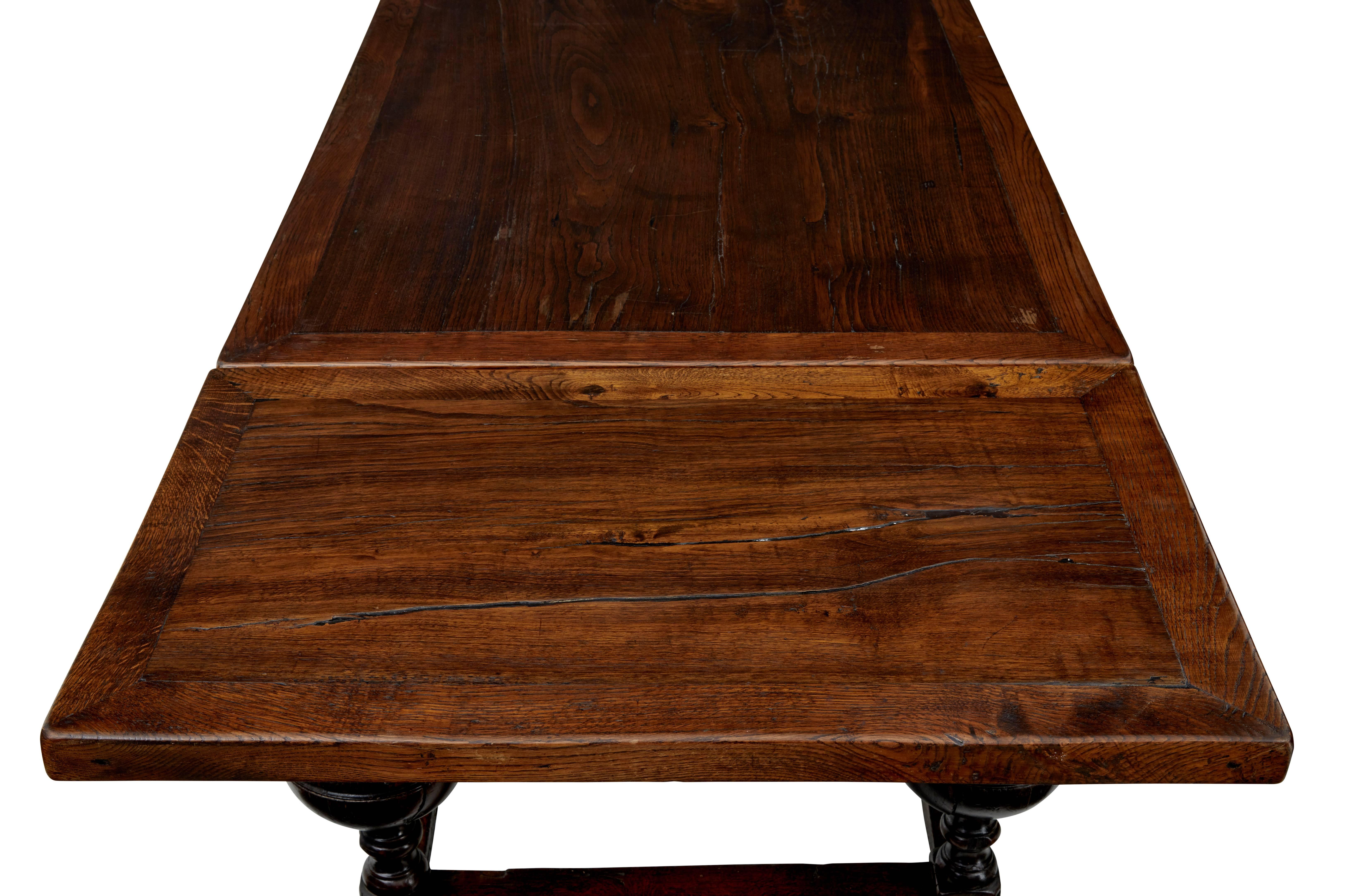 Early 19th Century Oak Draw-Leaf Dining Table In Good Condition In Debenham, Suffolk