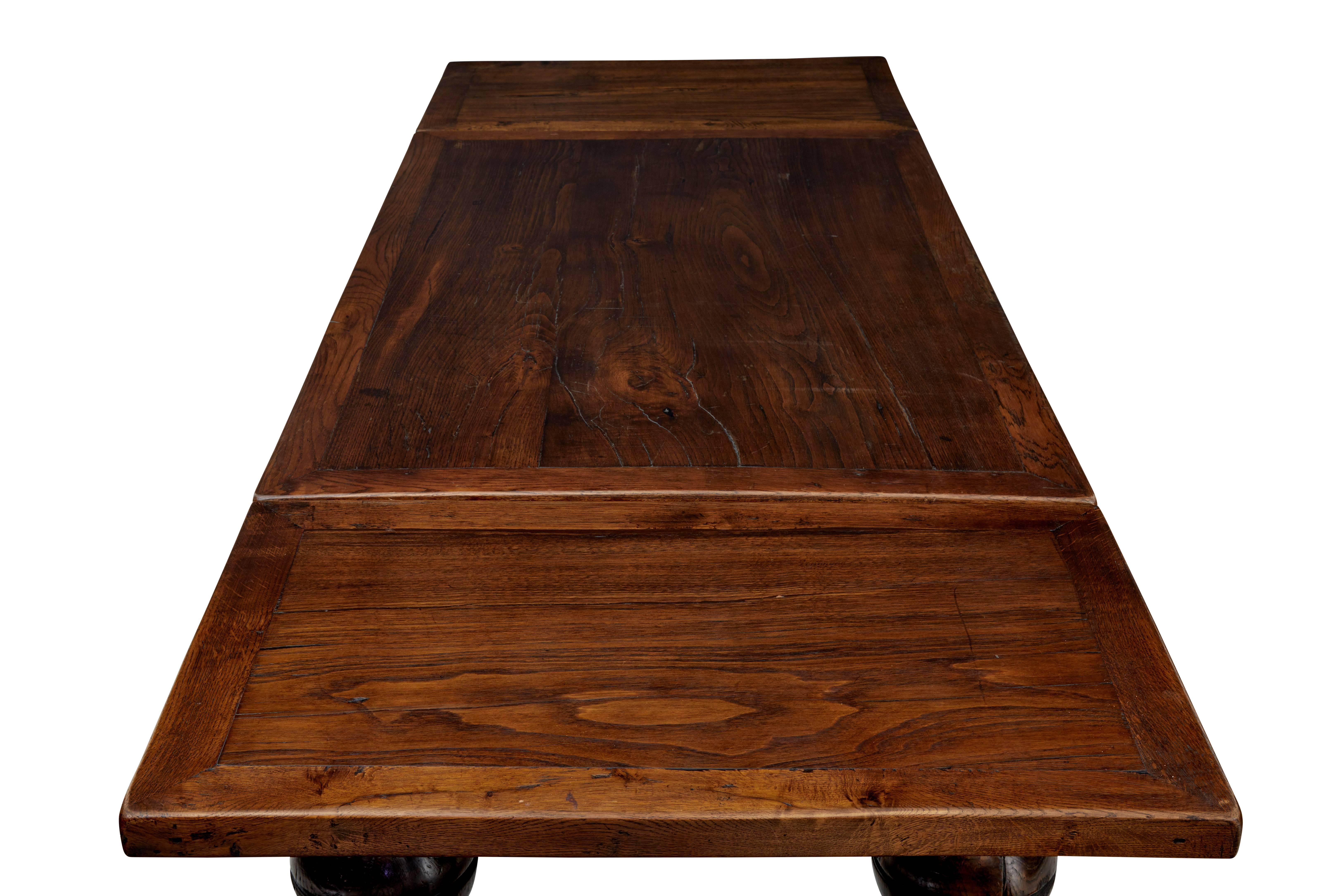 Early 19th Century Oak Draw-Leaf Dining Table 1