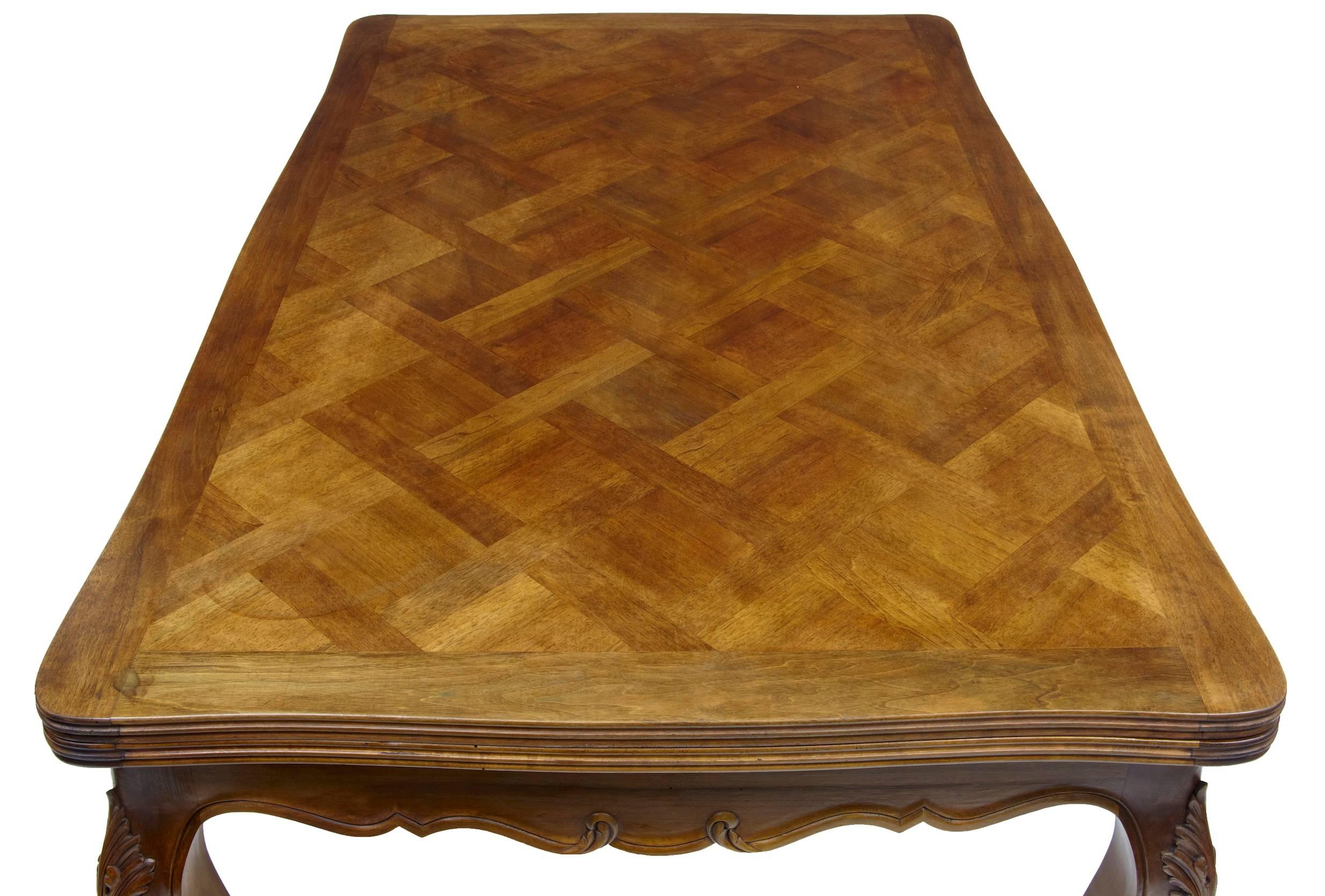 20th Century French Walnut Parquetry Extending Dining Table In Good Condition In Debenham, Suffolk